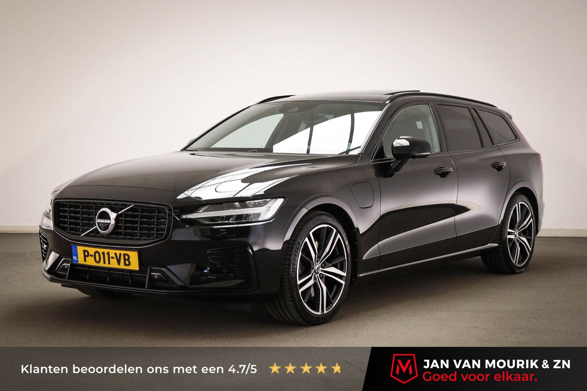 Volvo V60 met kenteken P-011-VB – vooraanzicht