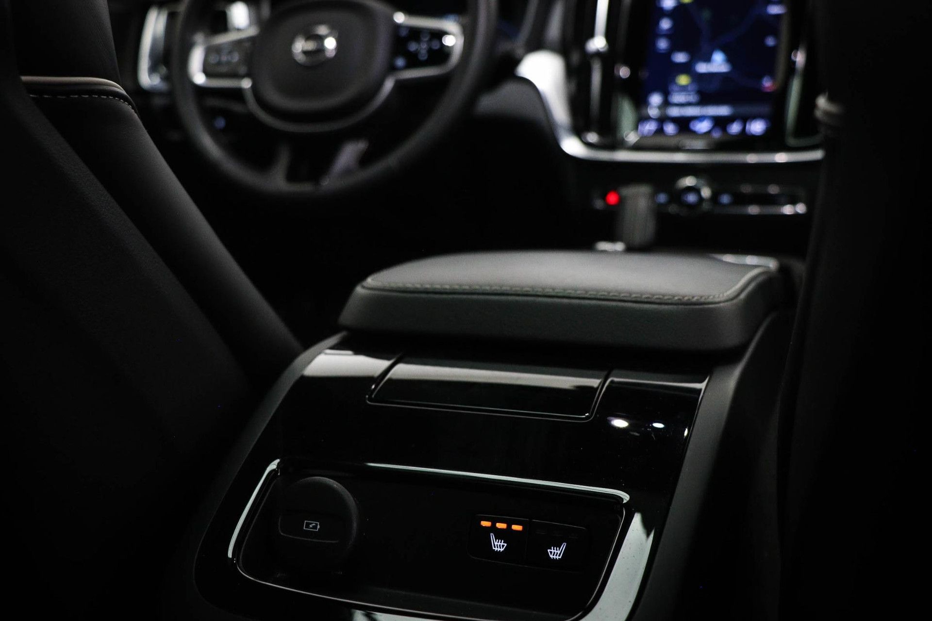 Volvo V60 met kenteken P-011-VB – interieur