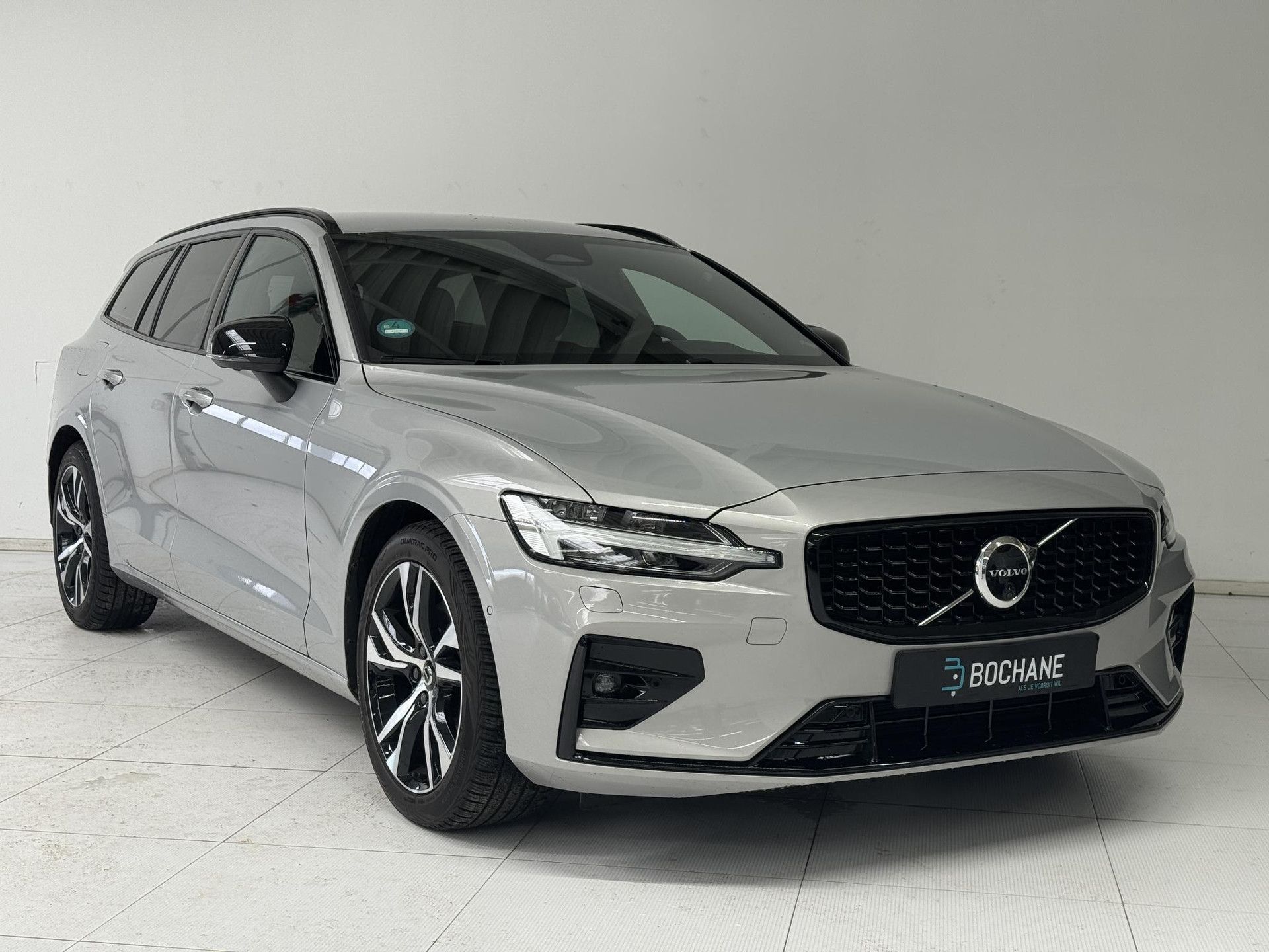 Volvo V60 met kenteken S-683-XP – detailfoto