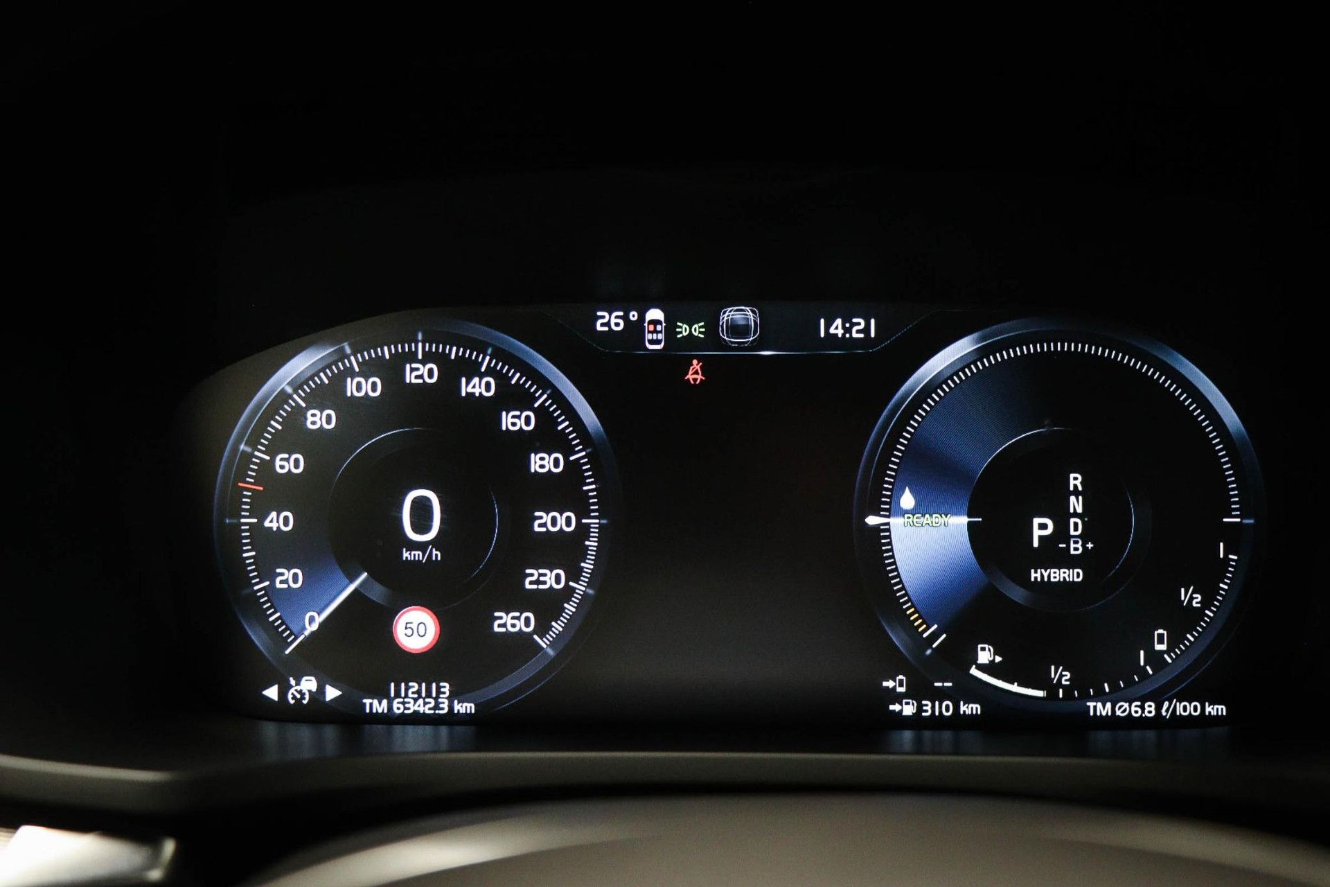 Volvo V60 met kenteken X-347-XF – dashboard