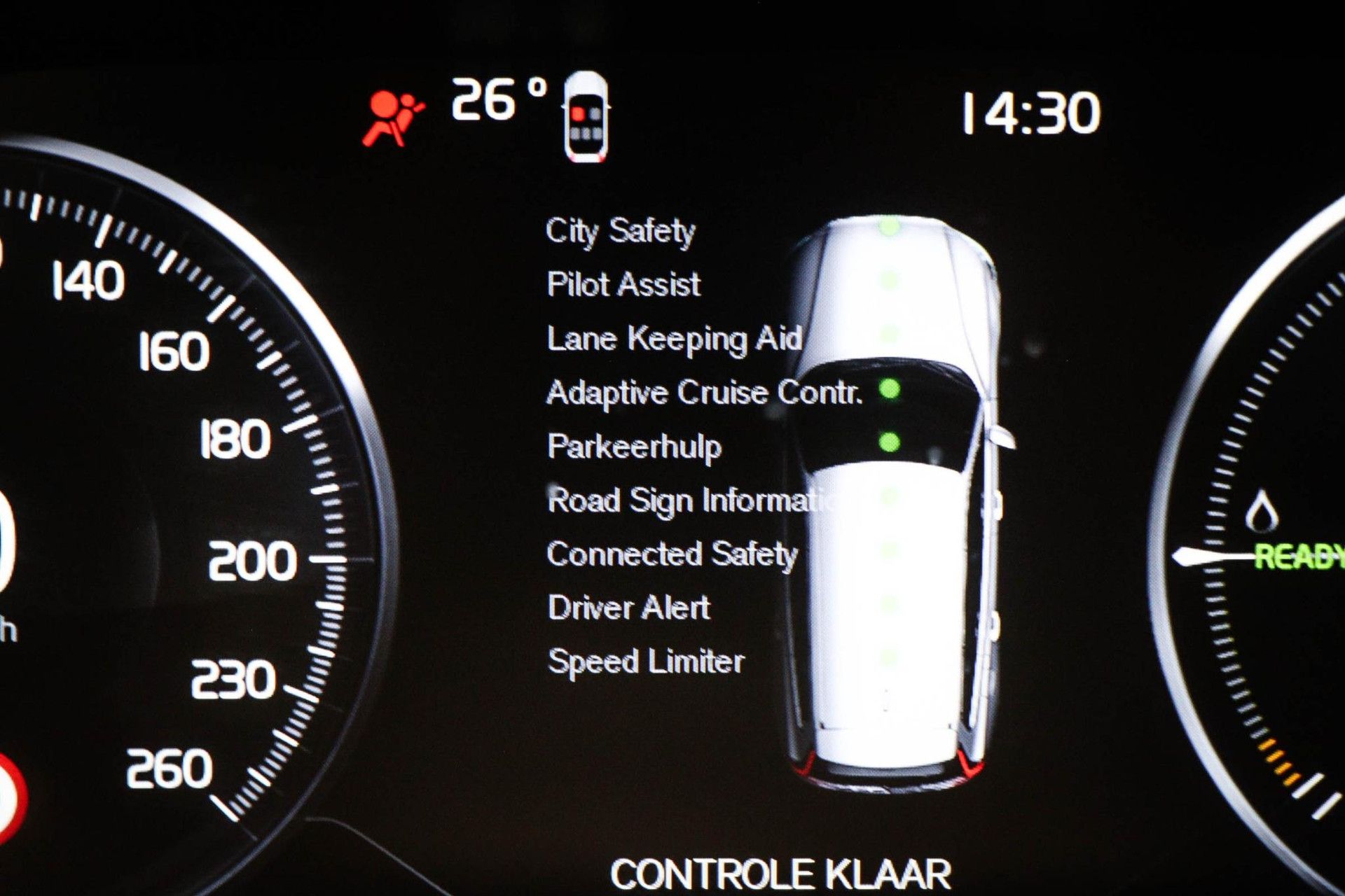 Volvo V60 met kenteken X-347-XF – detailfoto