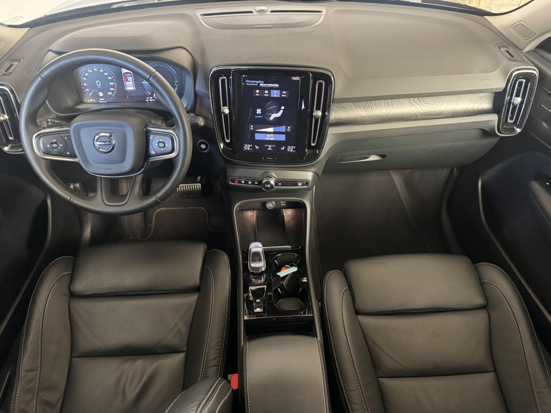 Volvo XC40 met kenteken KJK-67-V – interieur