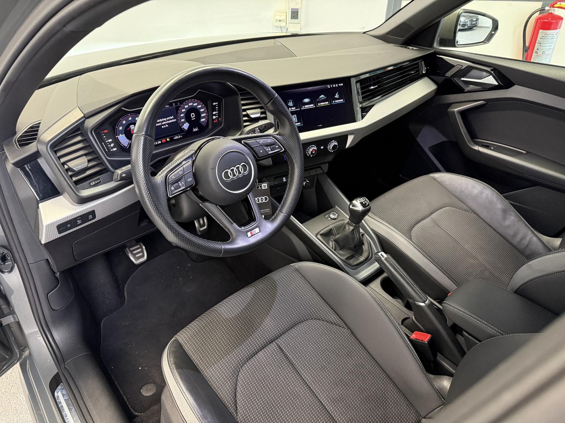 Audi A1Sportback met kenteken S-771-HP – interieur