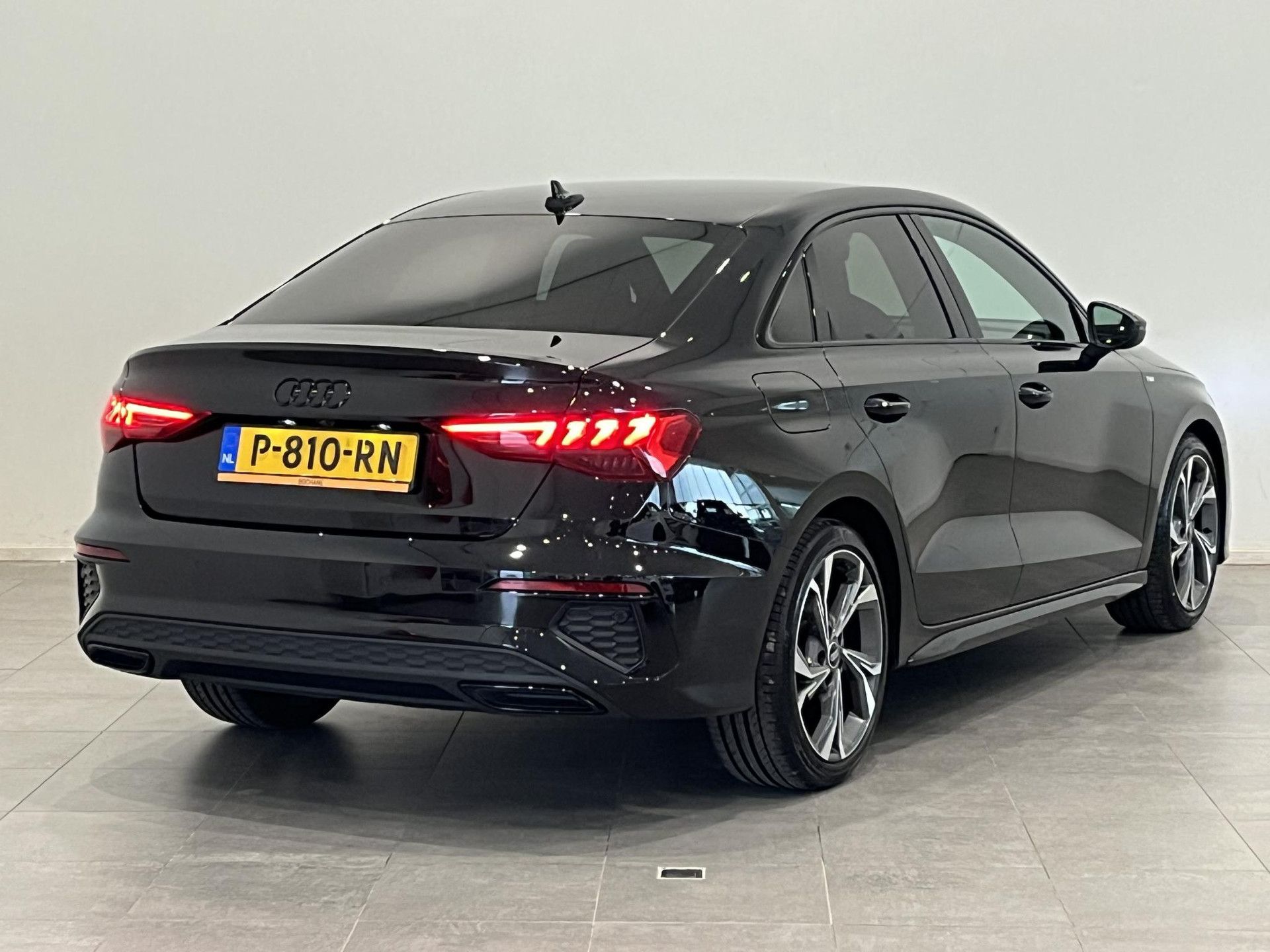 Audi A3 met kenteken P-810-RN – achteraanzicht