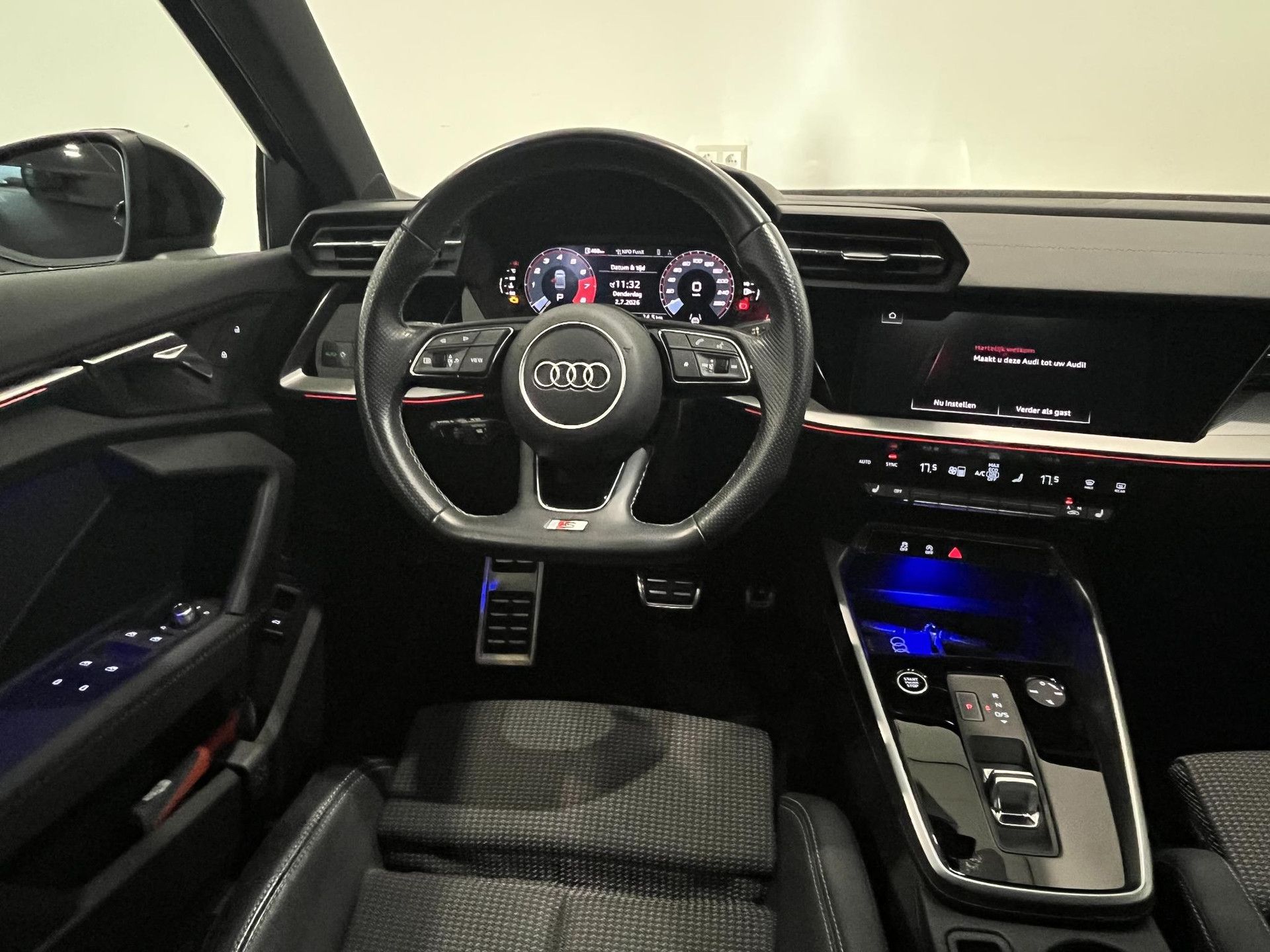 Audi A3 met kenteken P-810-RN – interieur