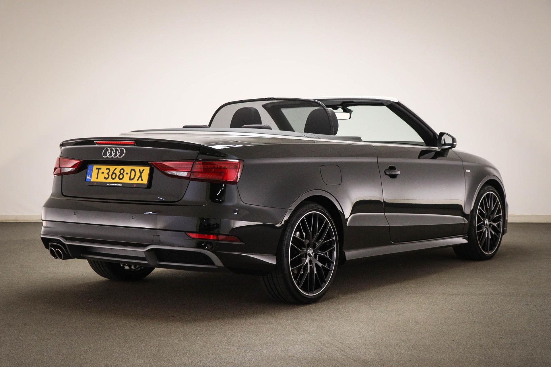 Audi A3 met kenteken T-368-DX – interieur
