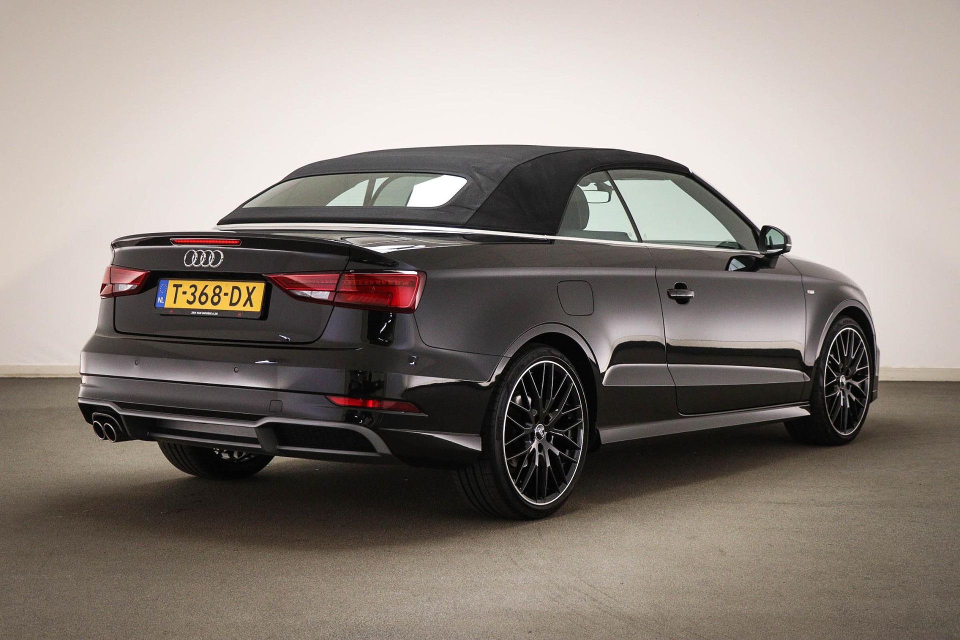 Audi A3 met kenteken T-368-DX – dashboard