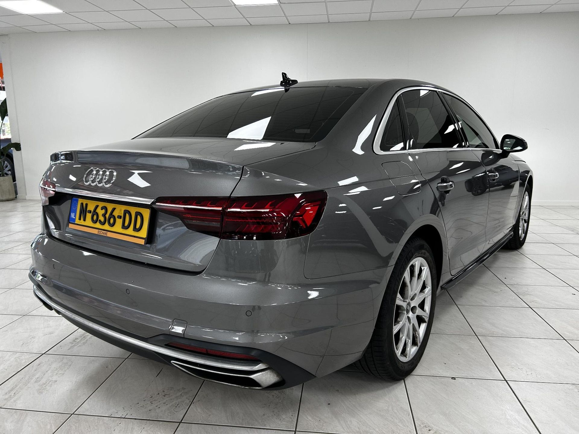 Audi A4 met kenteken N-636-DD – achteraanzicht