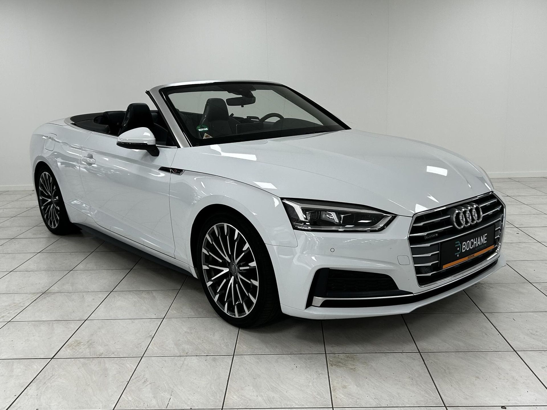 Audi A5 met kenteken TF-330-P – detailfoto