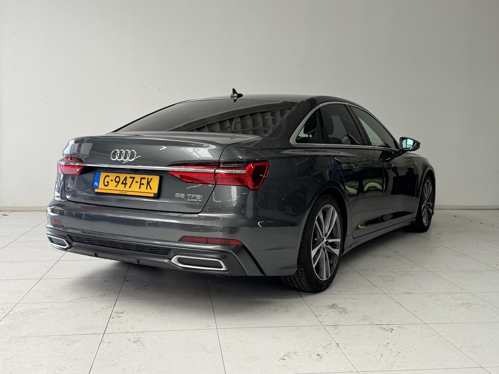 Audi A6 met kenteken G-947-FK – achteraanzicht