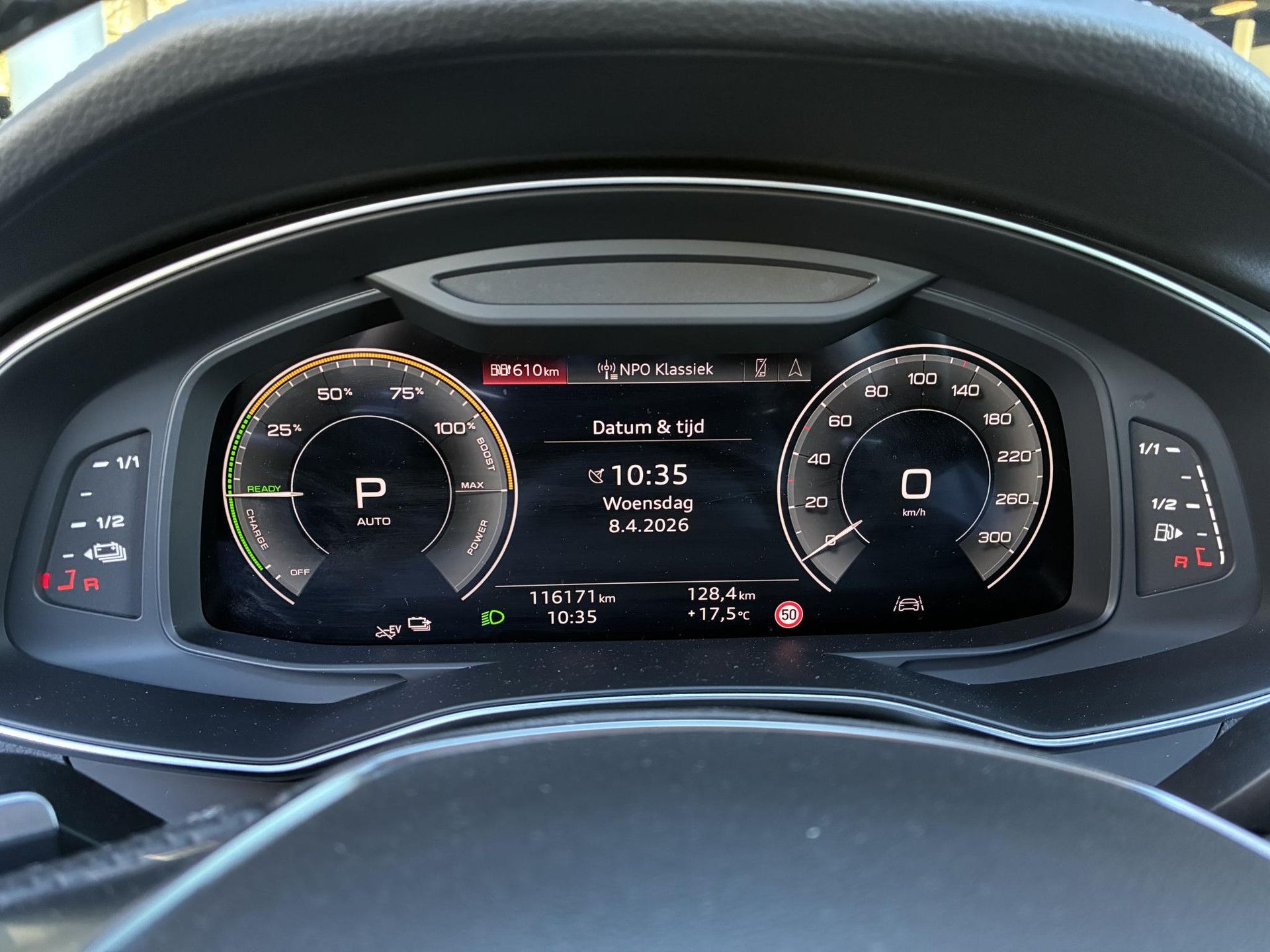 Audi A6 met kenteken S-725-NR – dashboard