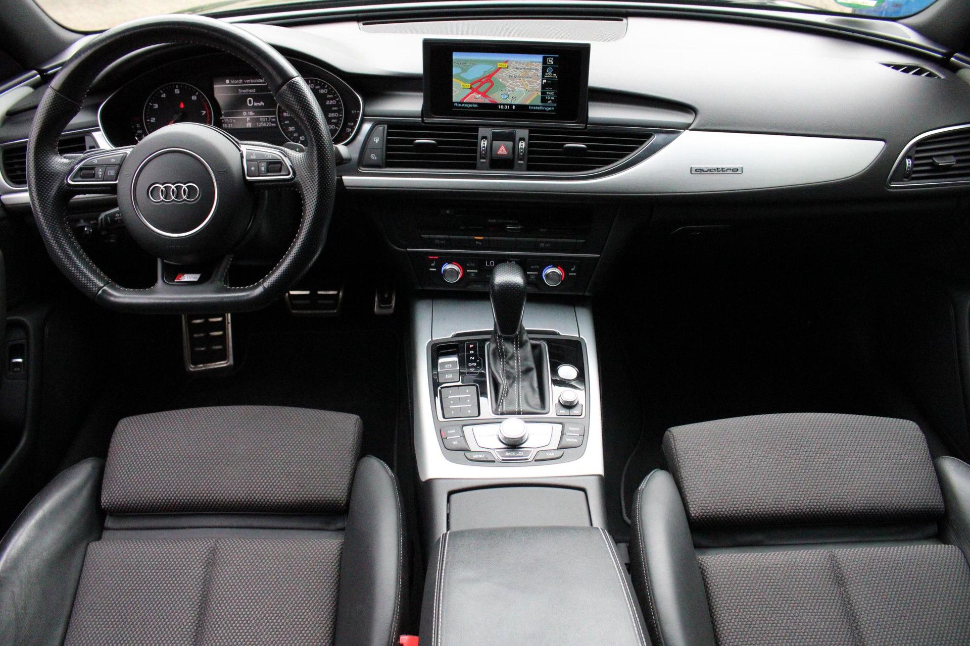 Audi A6 met kenteken XR-765-D – interieur