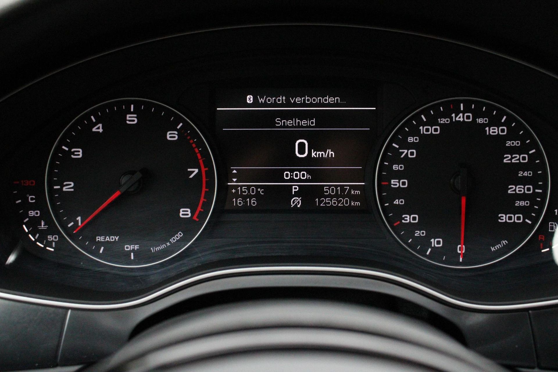 Audi A6 met kenteken XR-765-D – dashboard