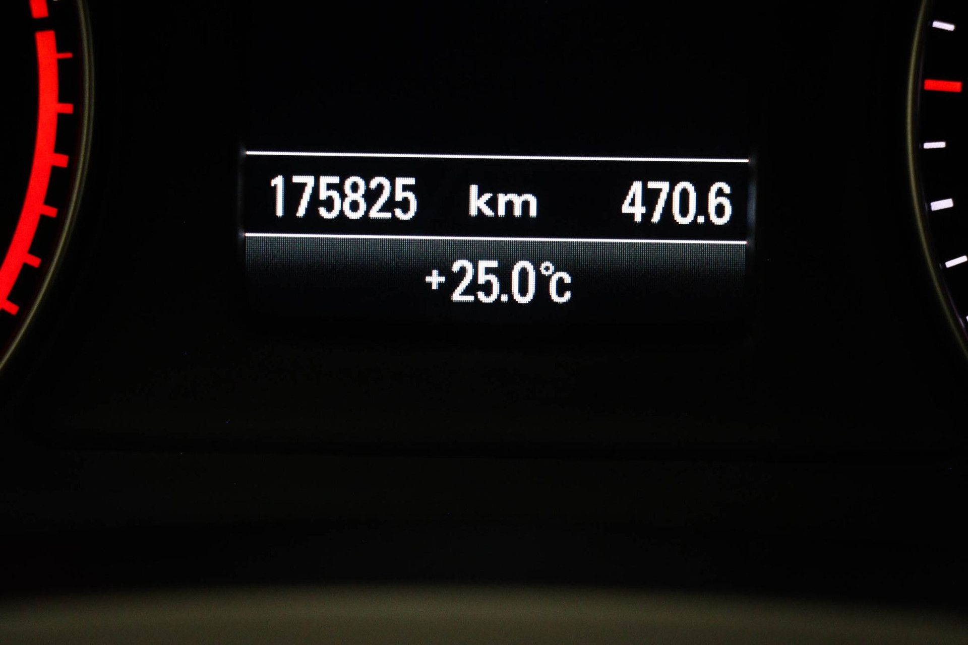 Audi Q3 met kenteken SK-608-B – detailfoto