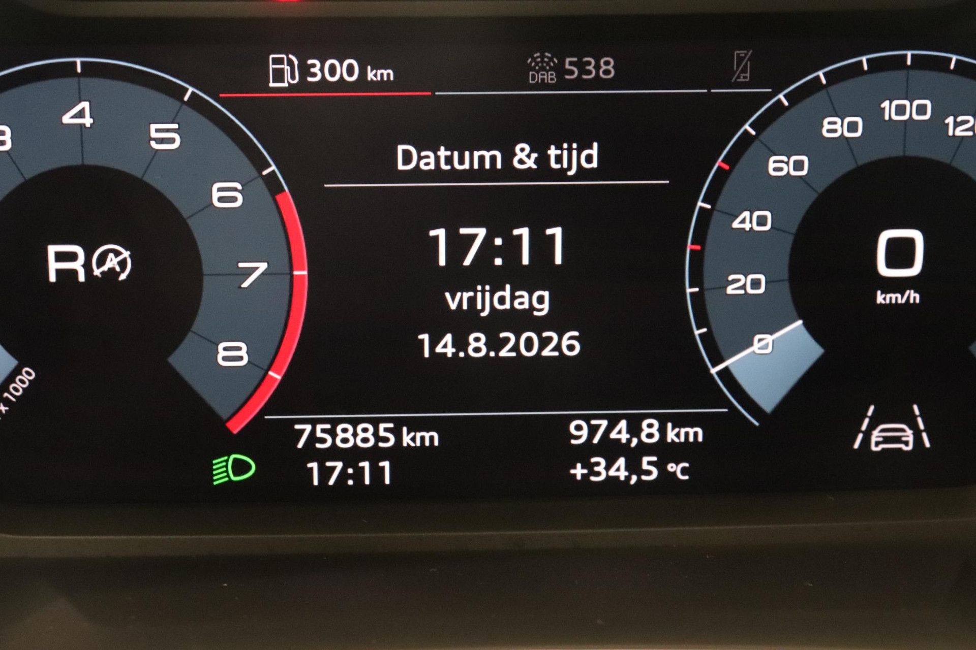 Audi Q3 met kenteken T-261-XR – dashboard