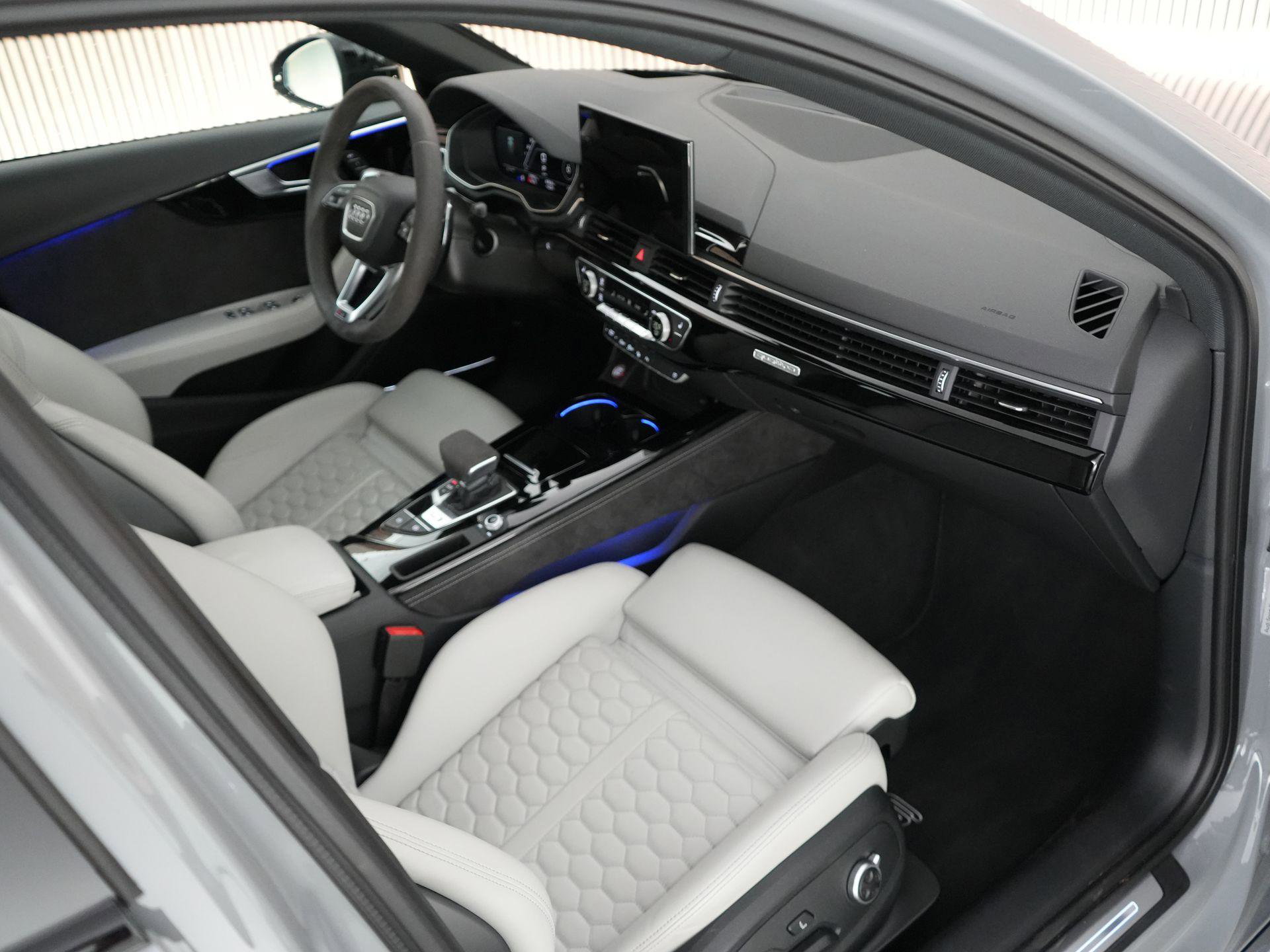 Audi RS4 – interieur