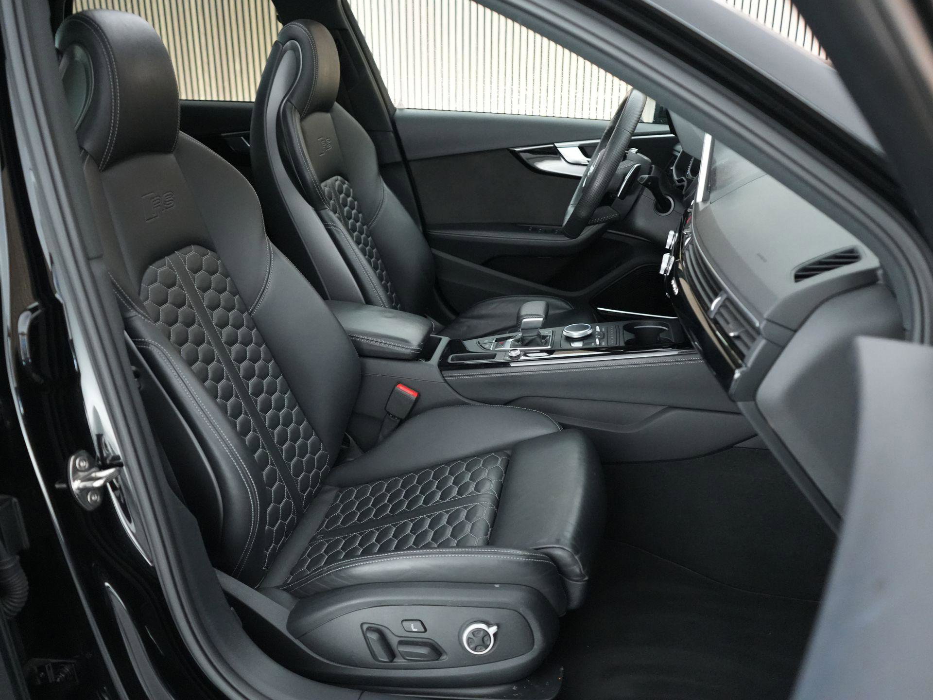 Audi RS4 – interieur