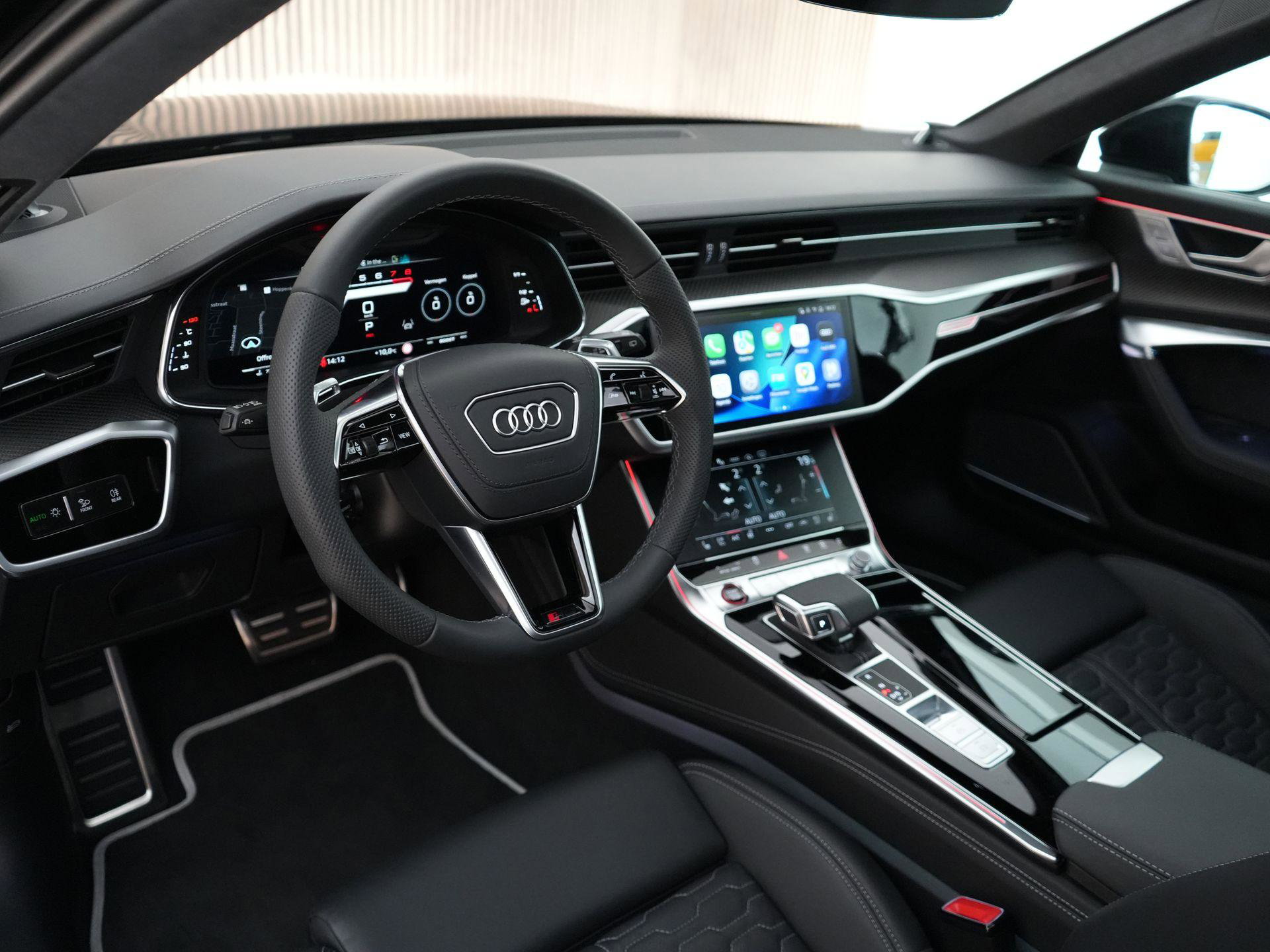 Audi RS6 met kenteken JHS-44-T – interieur