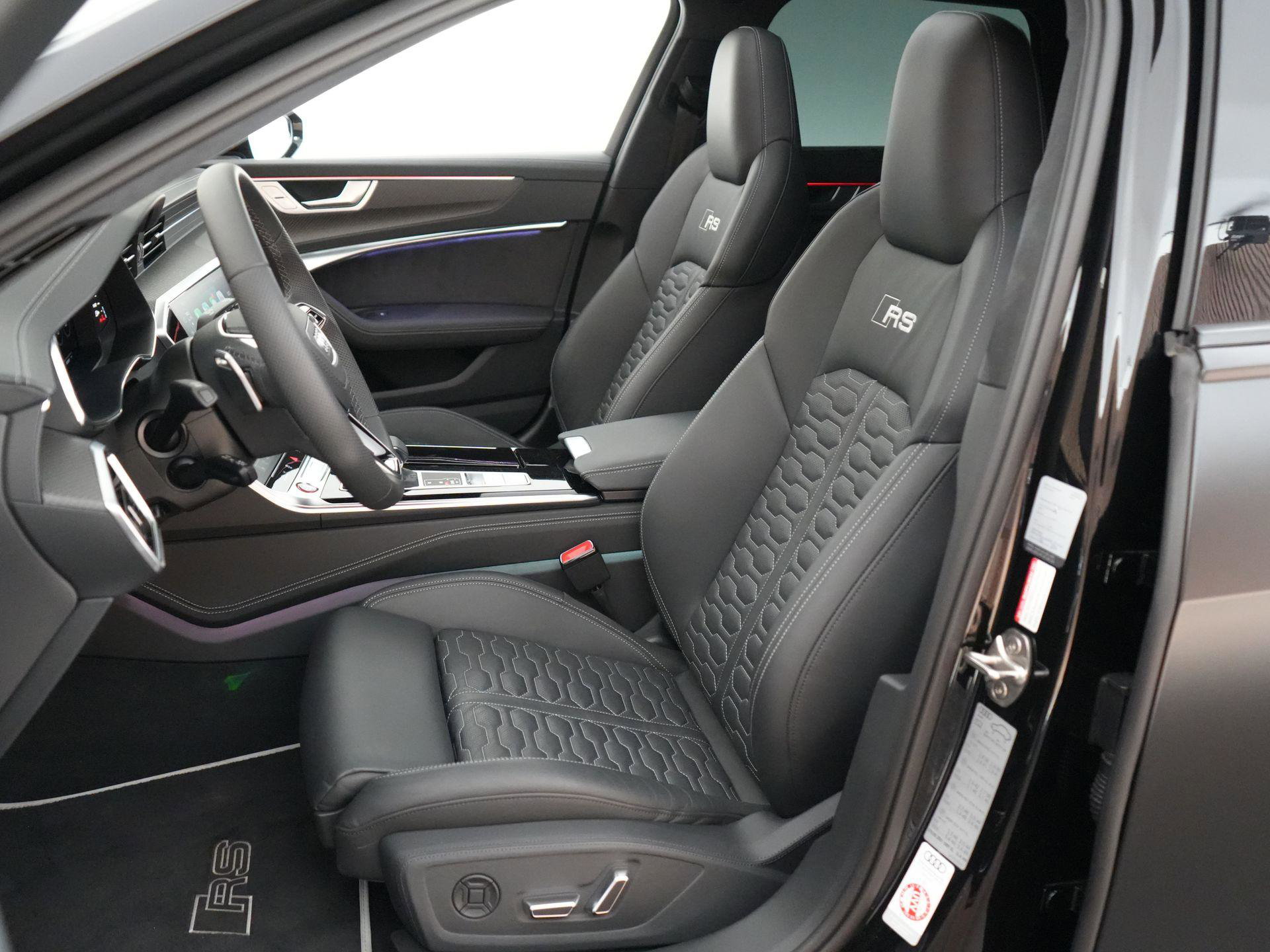 Audi RS6 met kenteken JHS-44-T – detailfoto