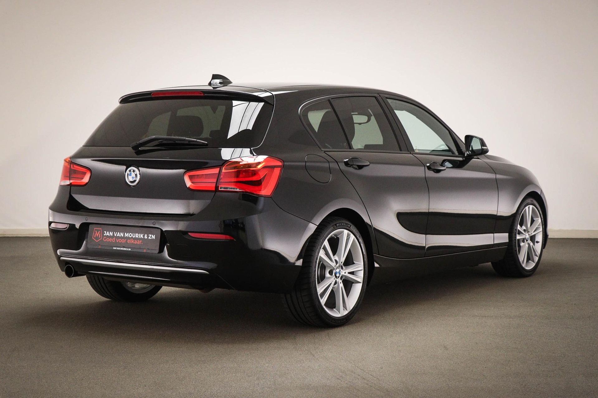 BMW 1-serie met kenteken PG-783-R – achteraanzicht