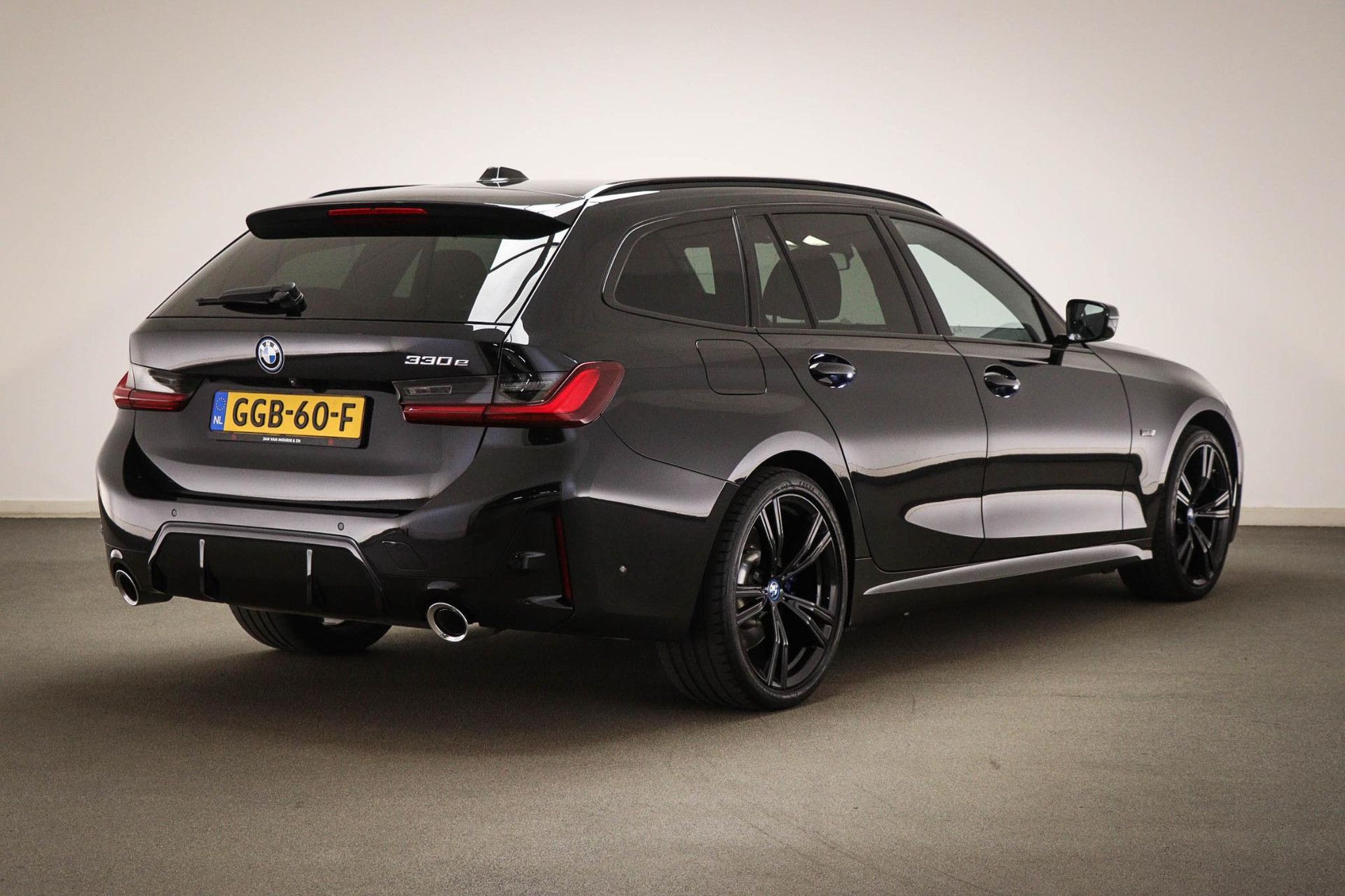 BMW 3-Serie met kenteken GGB-60-F – achteraanzicht