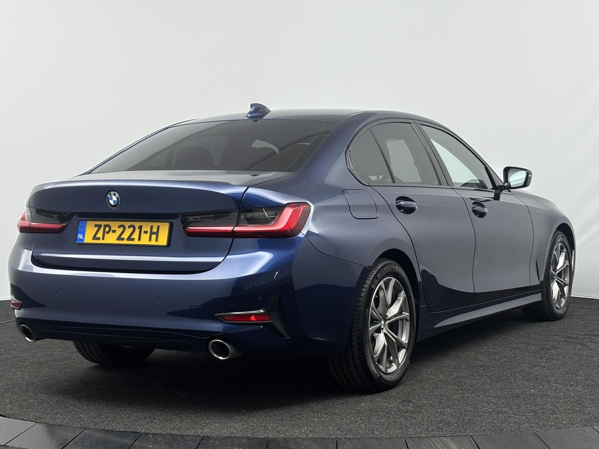 BMW 3-Serie met kenteken ZP-221-H – achteraanzicht