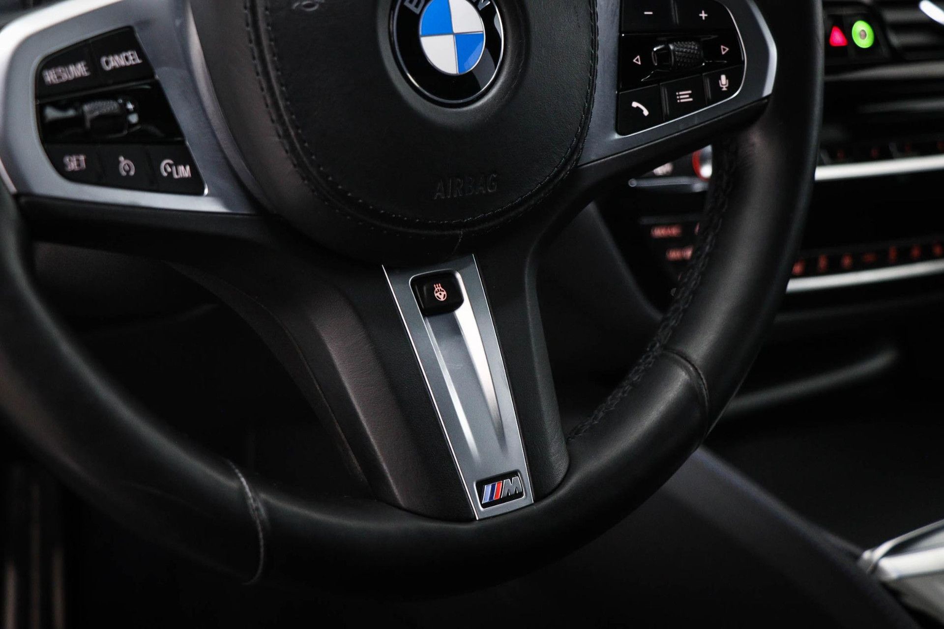 BMW 5-serie met kenteken K-692-XS – dashboard