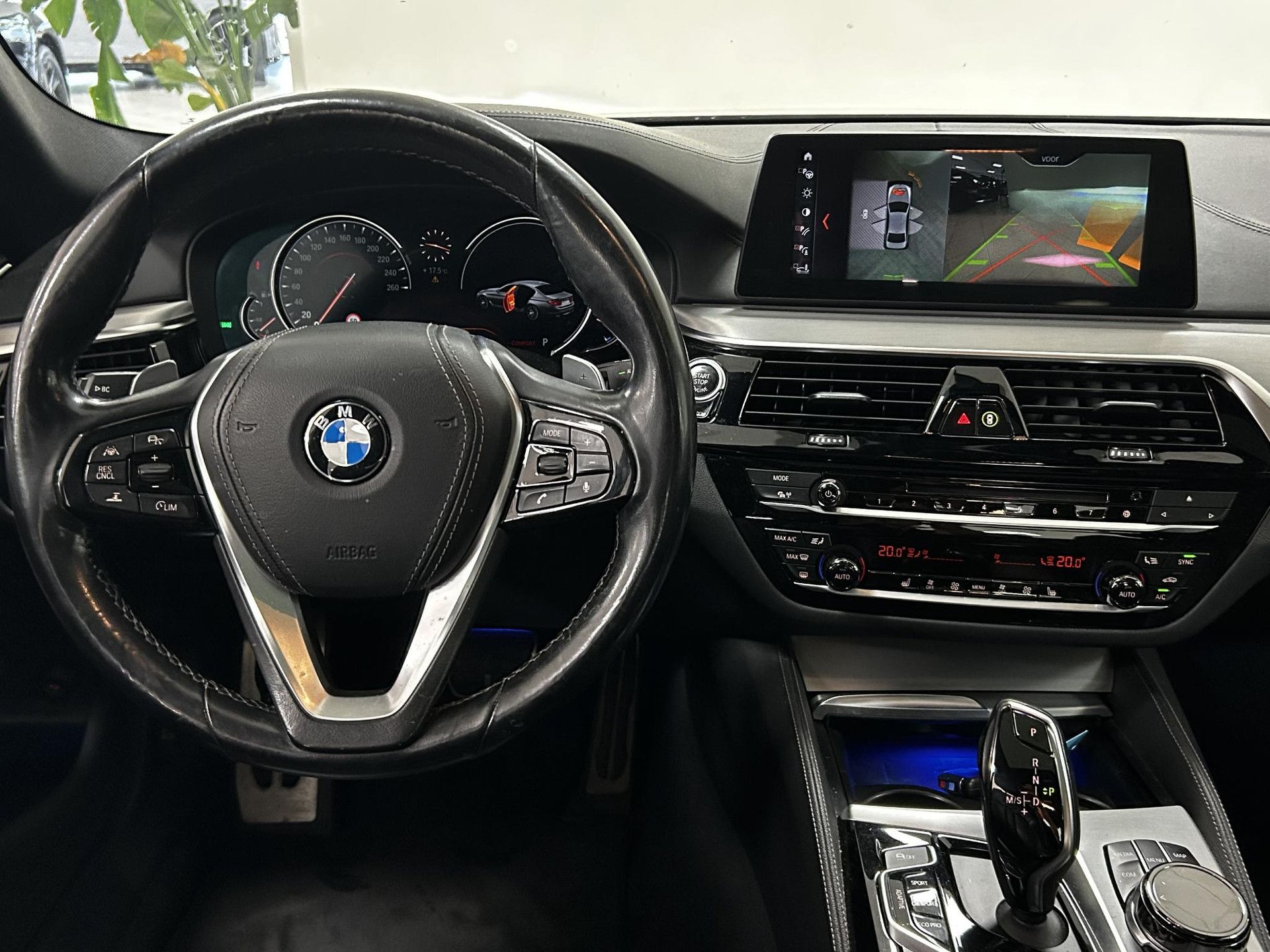 BMW 5-serie met kenteken RV-698-V – interieur
