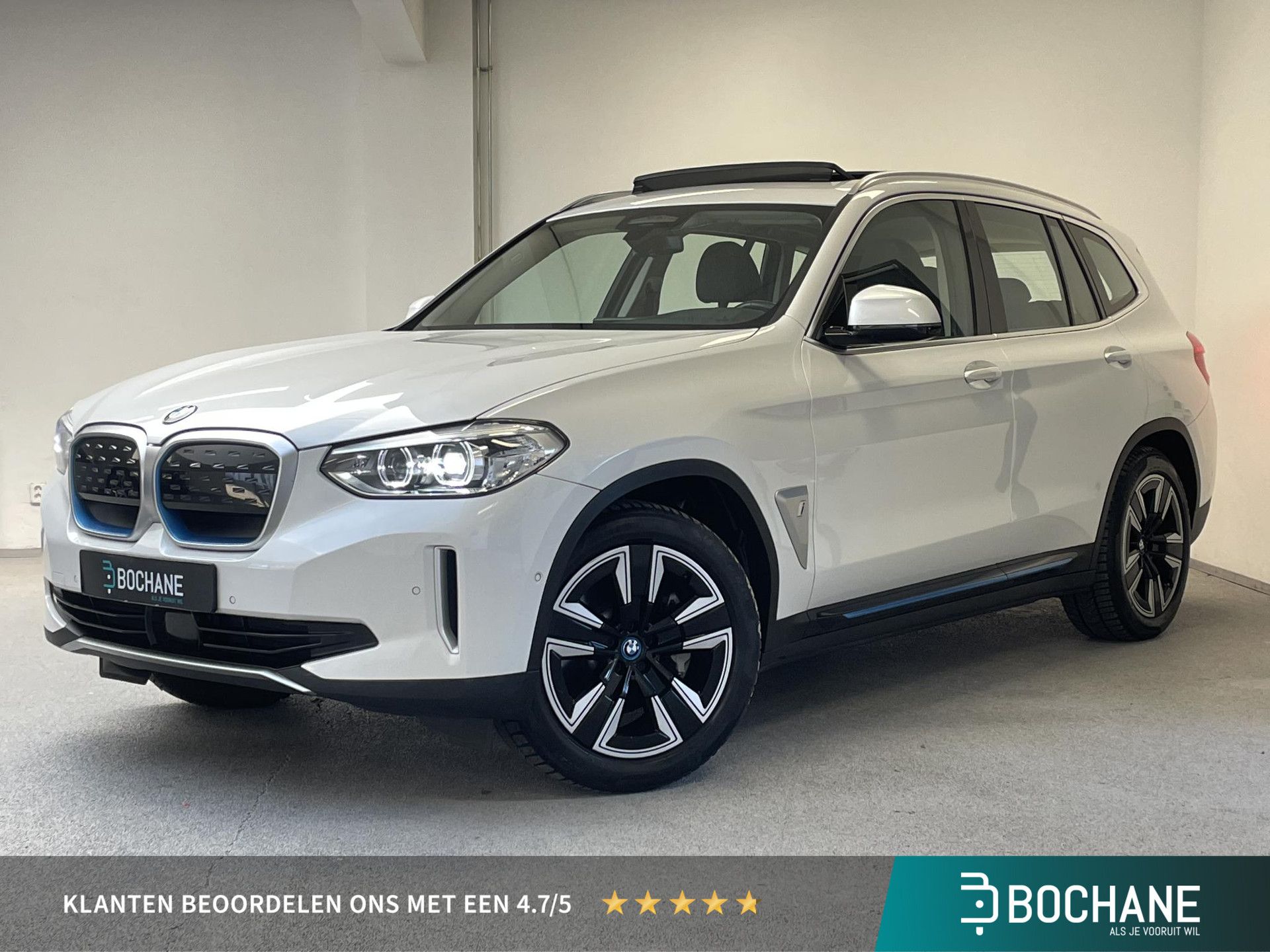 BMW IX3 met kenteken N-559-RJ – vooraanzicht
