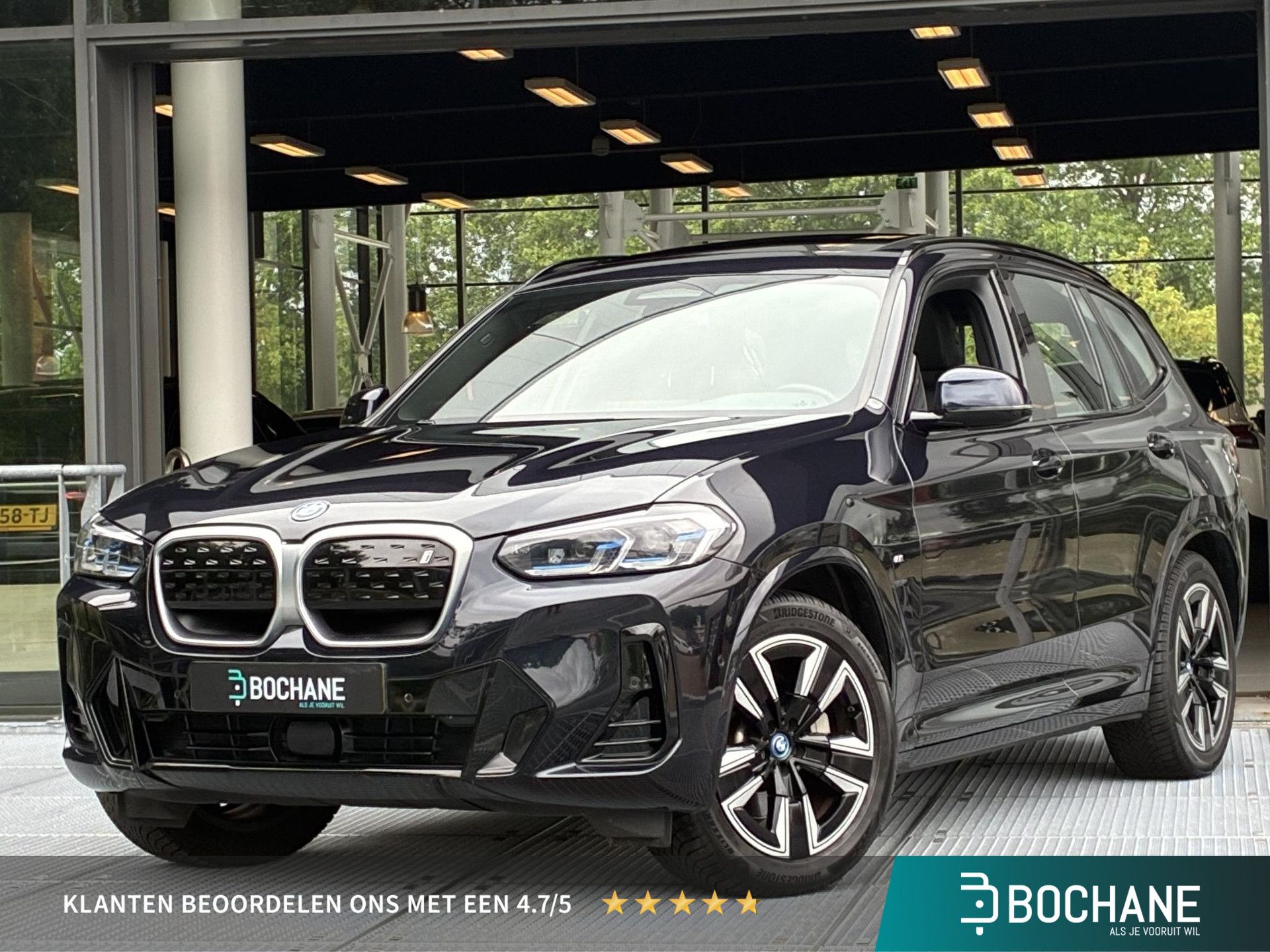 BMW IX3 met kenteken P-666-FB – vooraanzicht