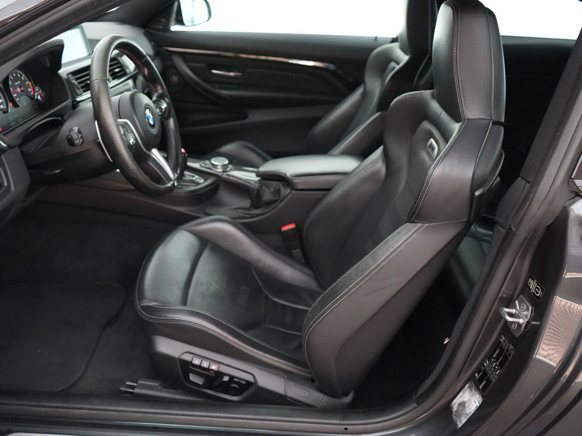 BMW M4 – dashboard