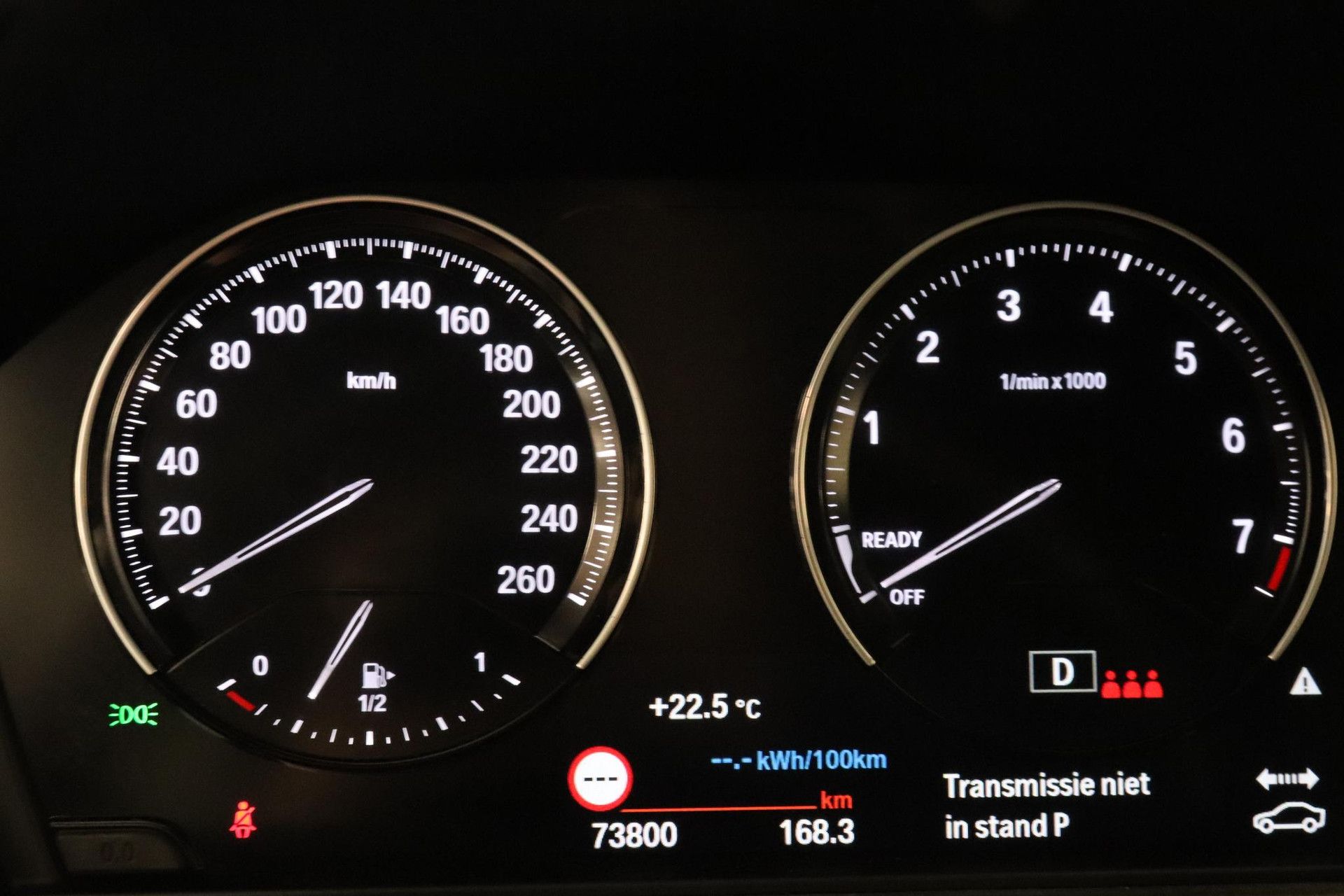 BMW X1 met kenteken HKH-35-J – dashboard