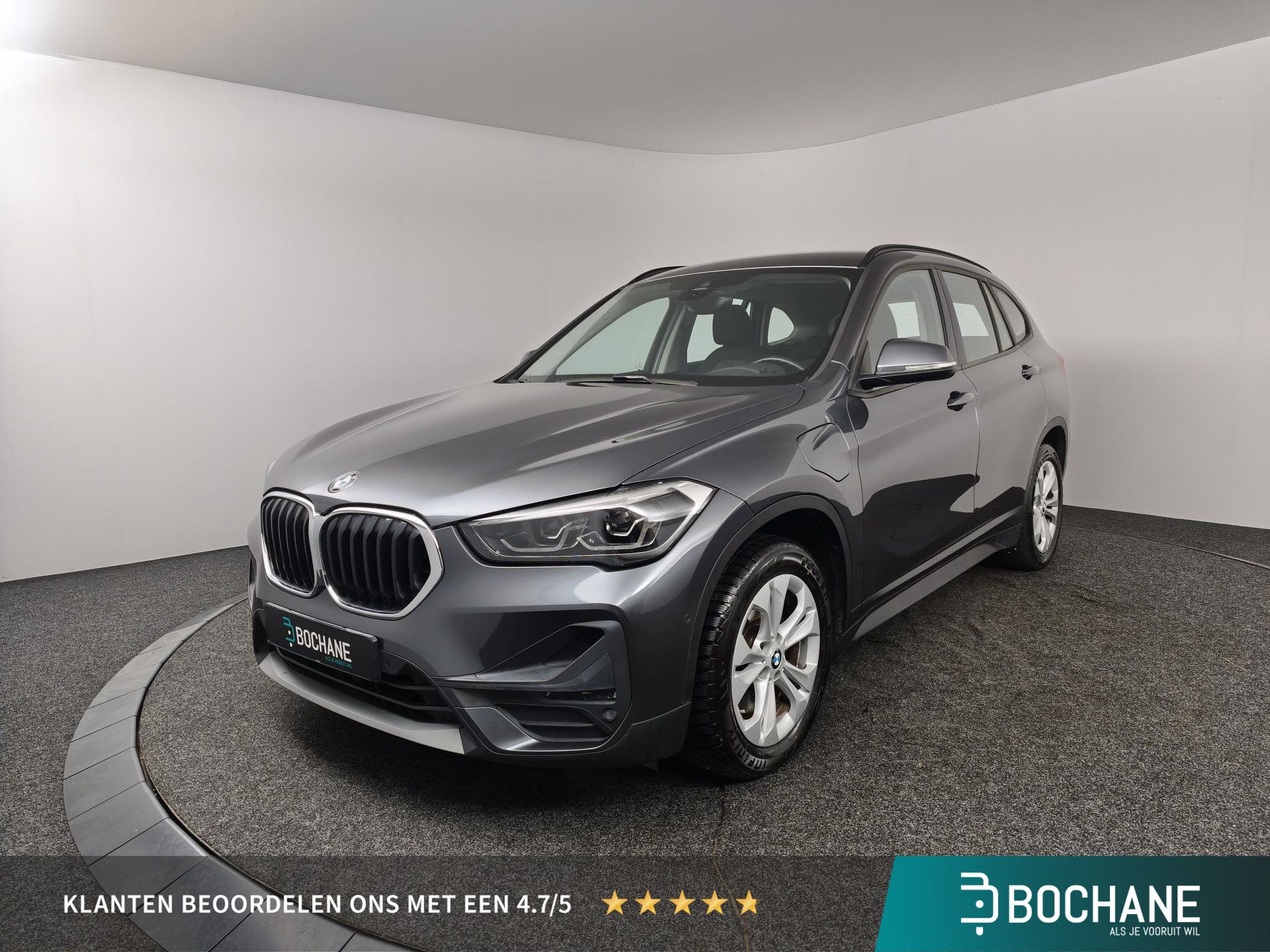 BMW X1 met kenteken KSF-09-H – vooraanzicht