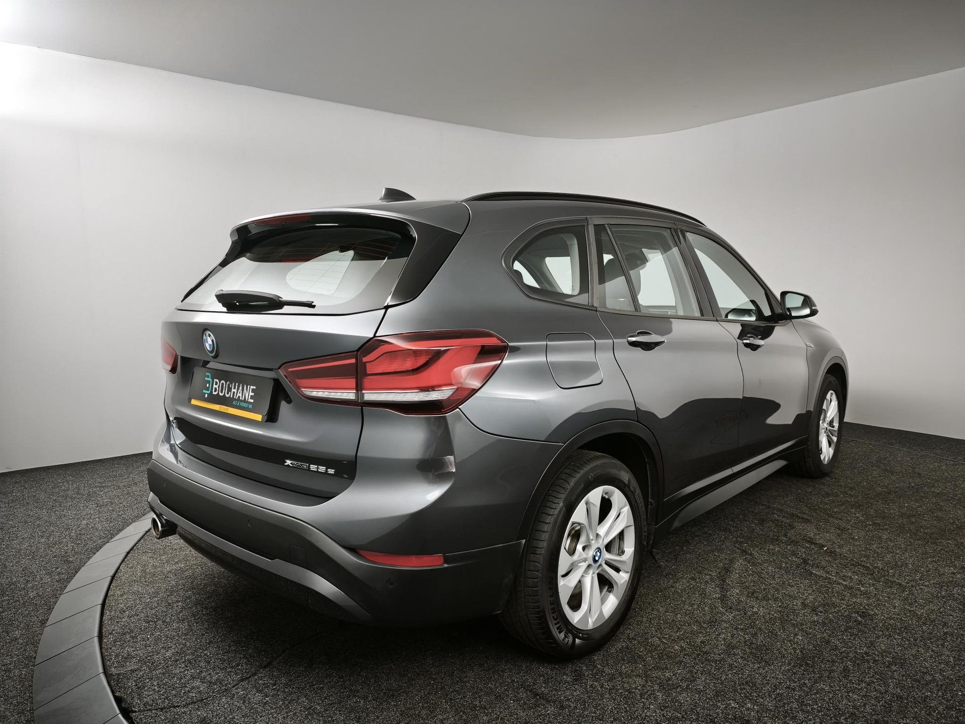 BMW X1 met kenteken KSF-31-H – achteraanzicht