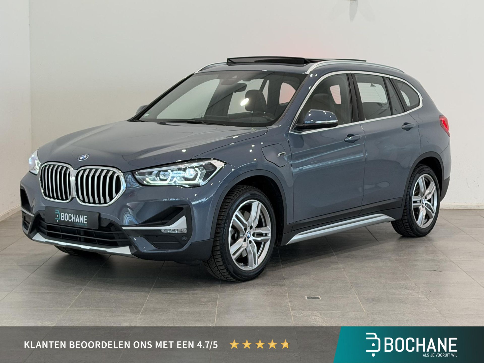 BMW X1 met kenteken P-504-FF – vooraanzicht