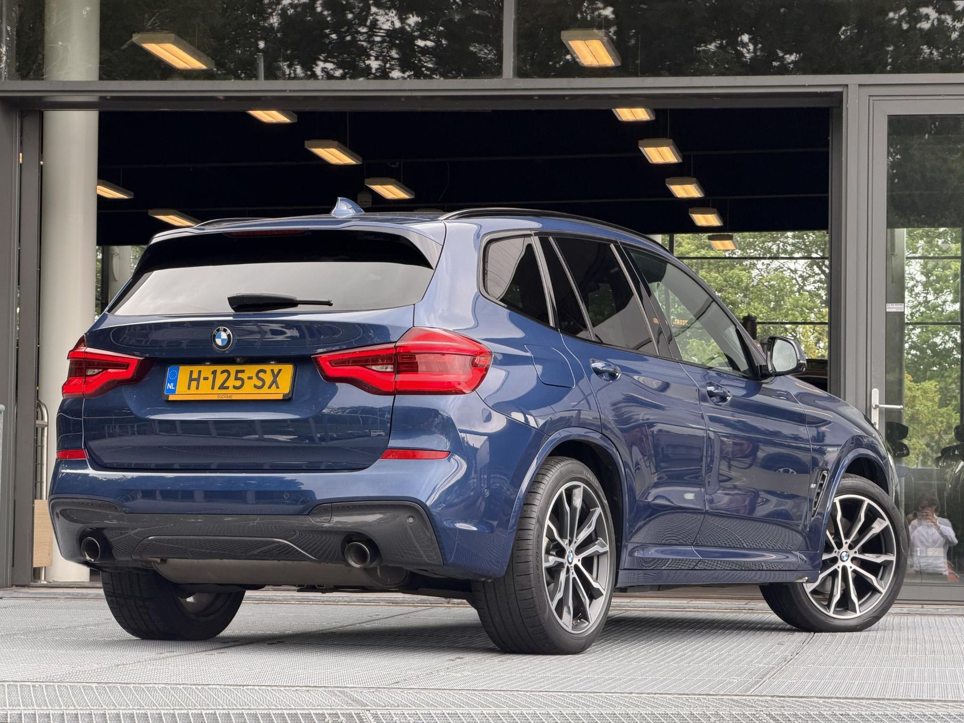 BMW X3 met kenteken H-125-SX – achteraanzicht