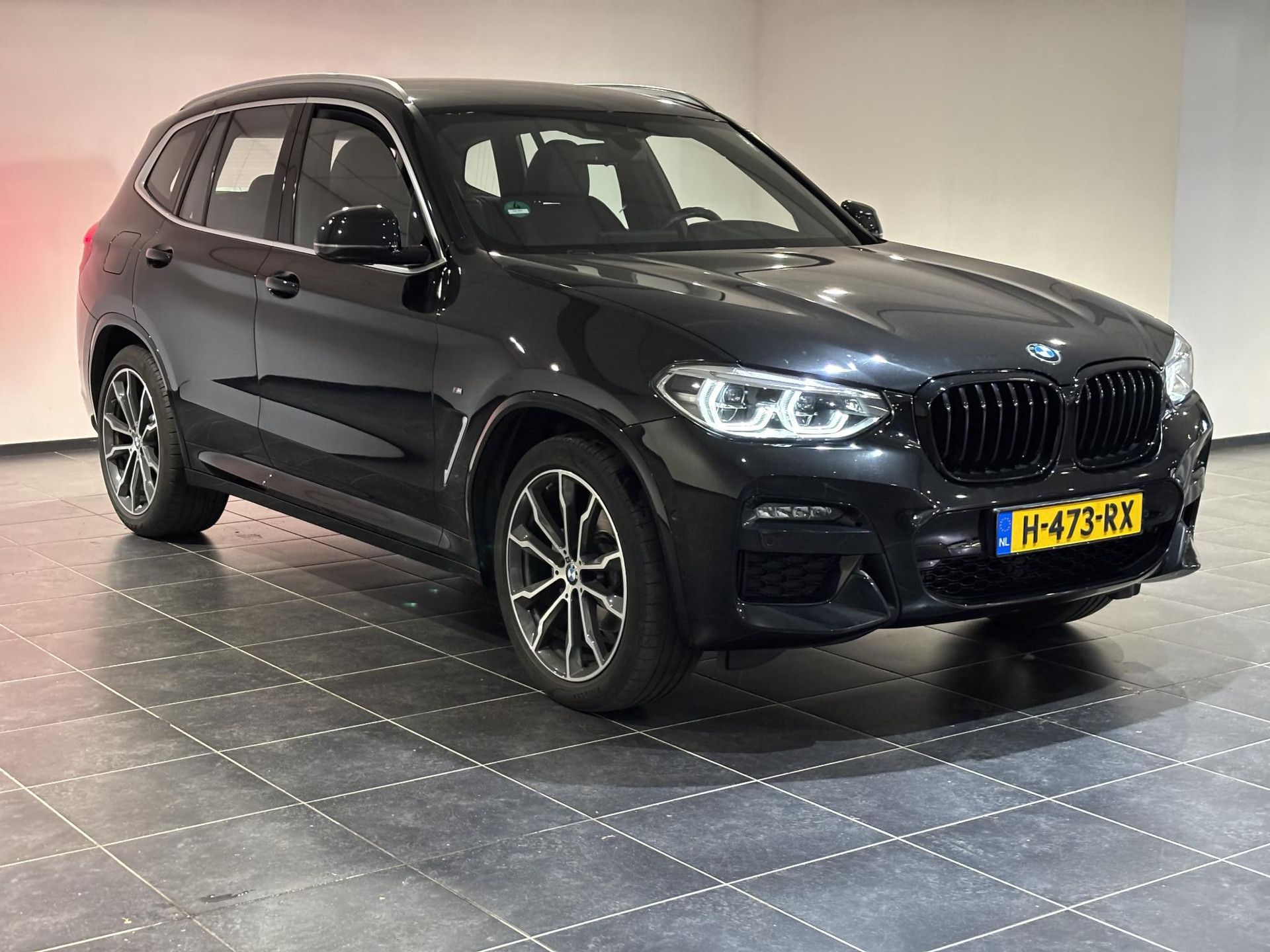 BMW X3 met kenteken H-473-RX – detailfoto