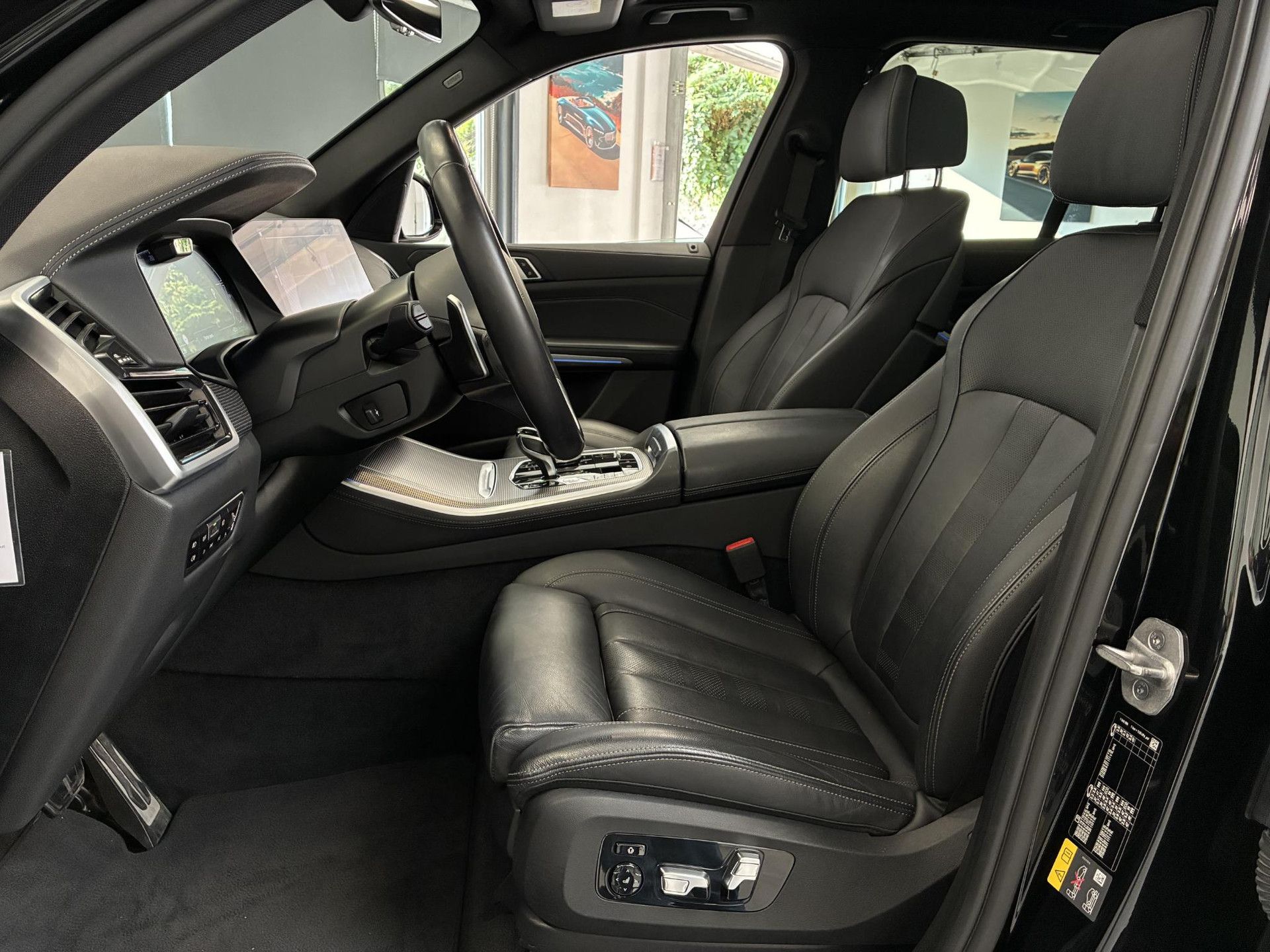BMW X5 met kenteken J-107-ZN – dashboard