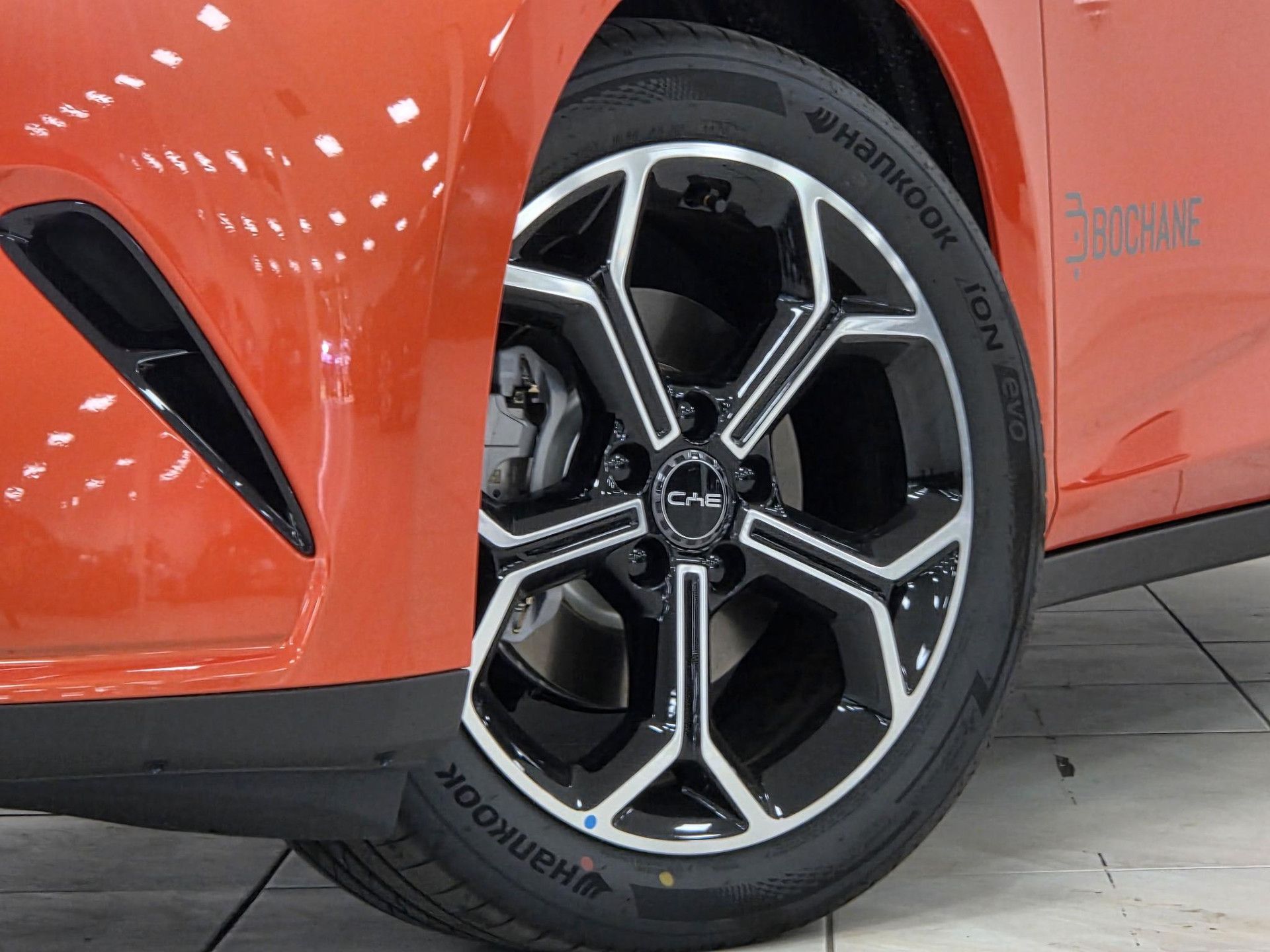 BYD DOLPHIN met kenteken KLP-94-P – achteraanzicht
