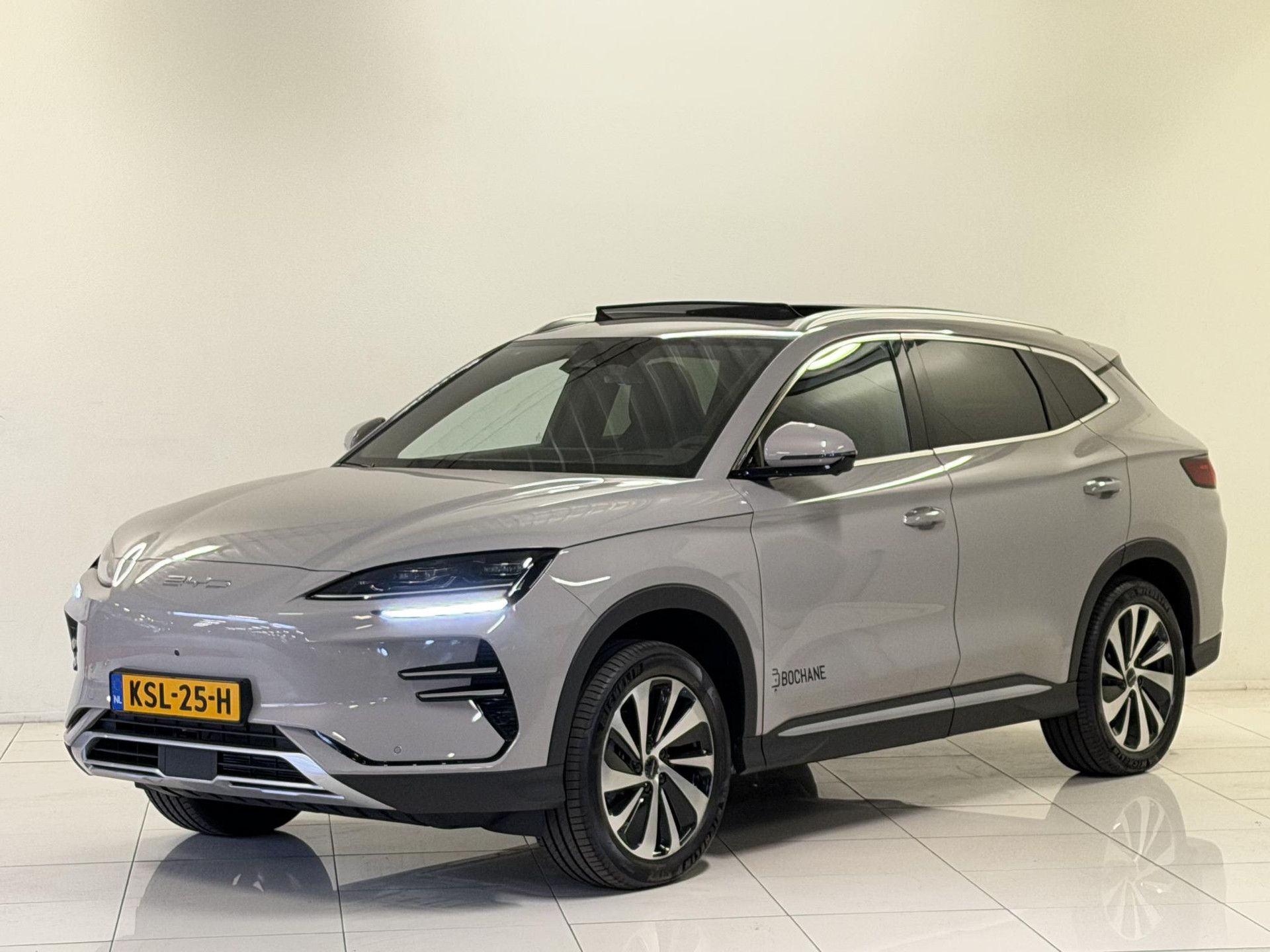 BYD SEALU met kenteken KSL-25-H – vooraanzicht