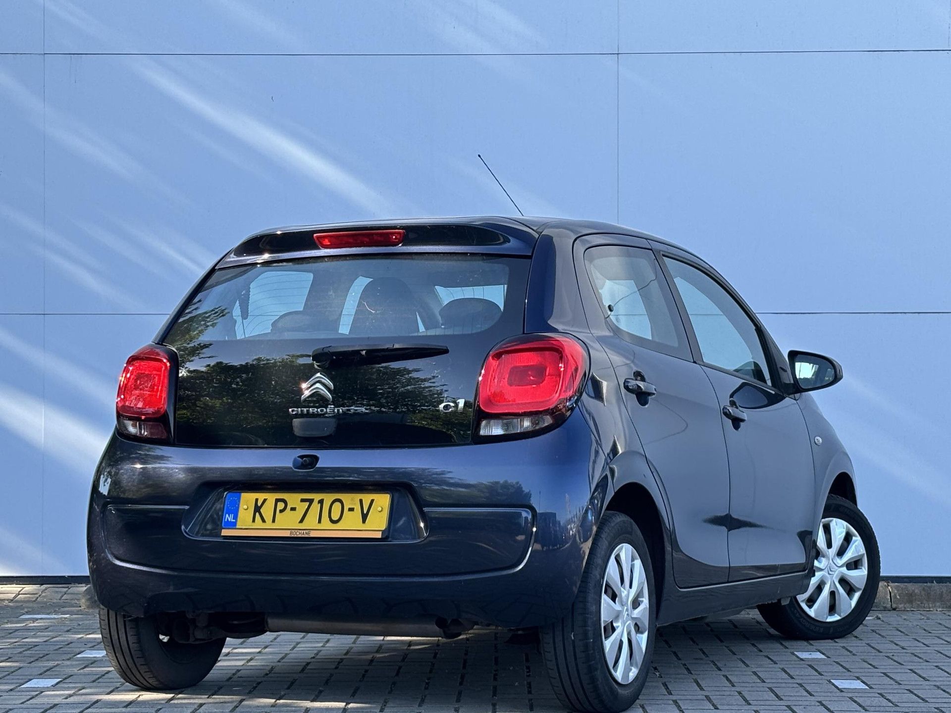 Citroën C1 met kenteken KP-710-V – achteraanzicht
