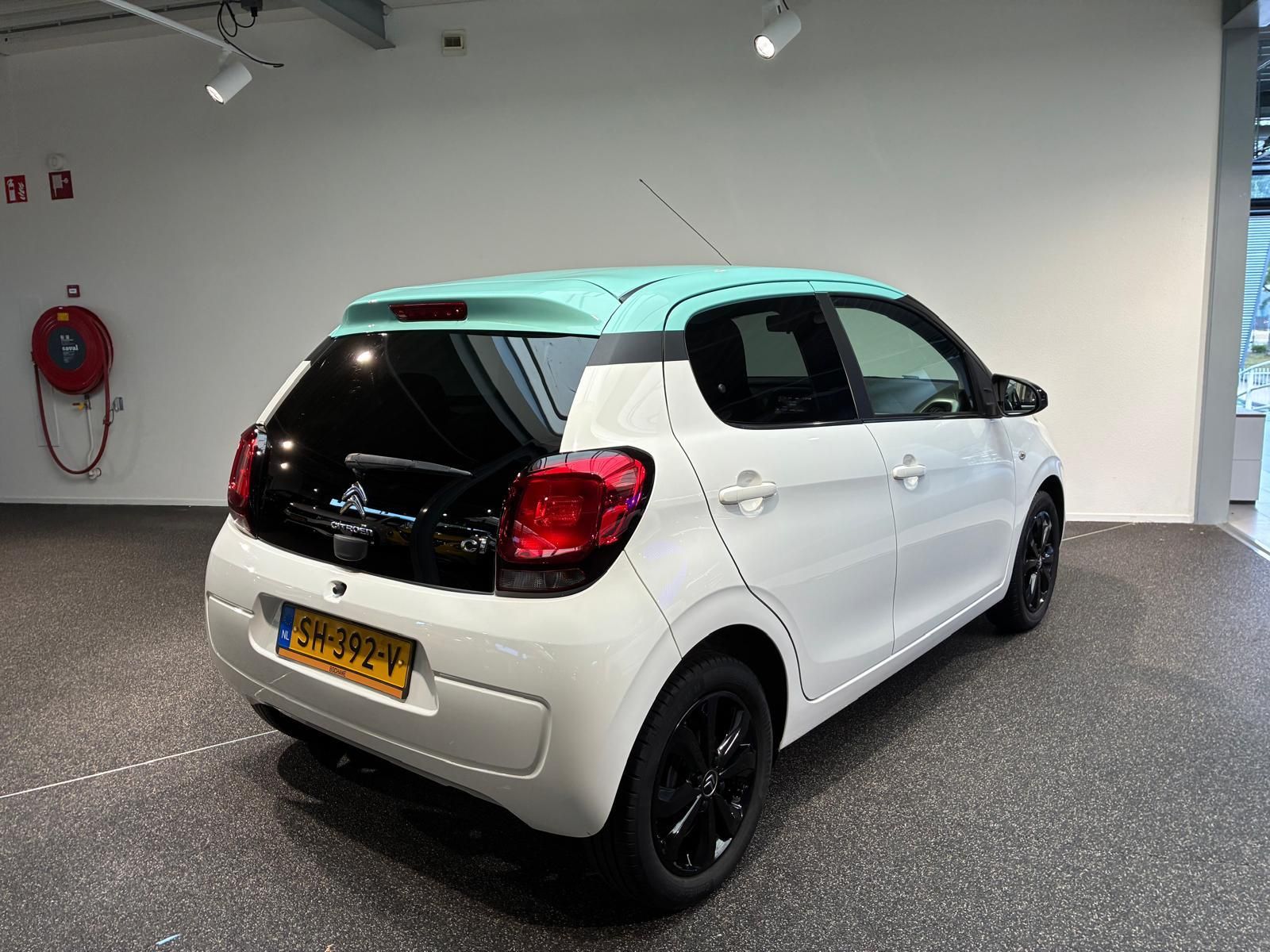 Citroën C1 met kenteken SH-392-V – achteraanzicht