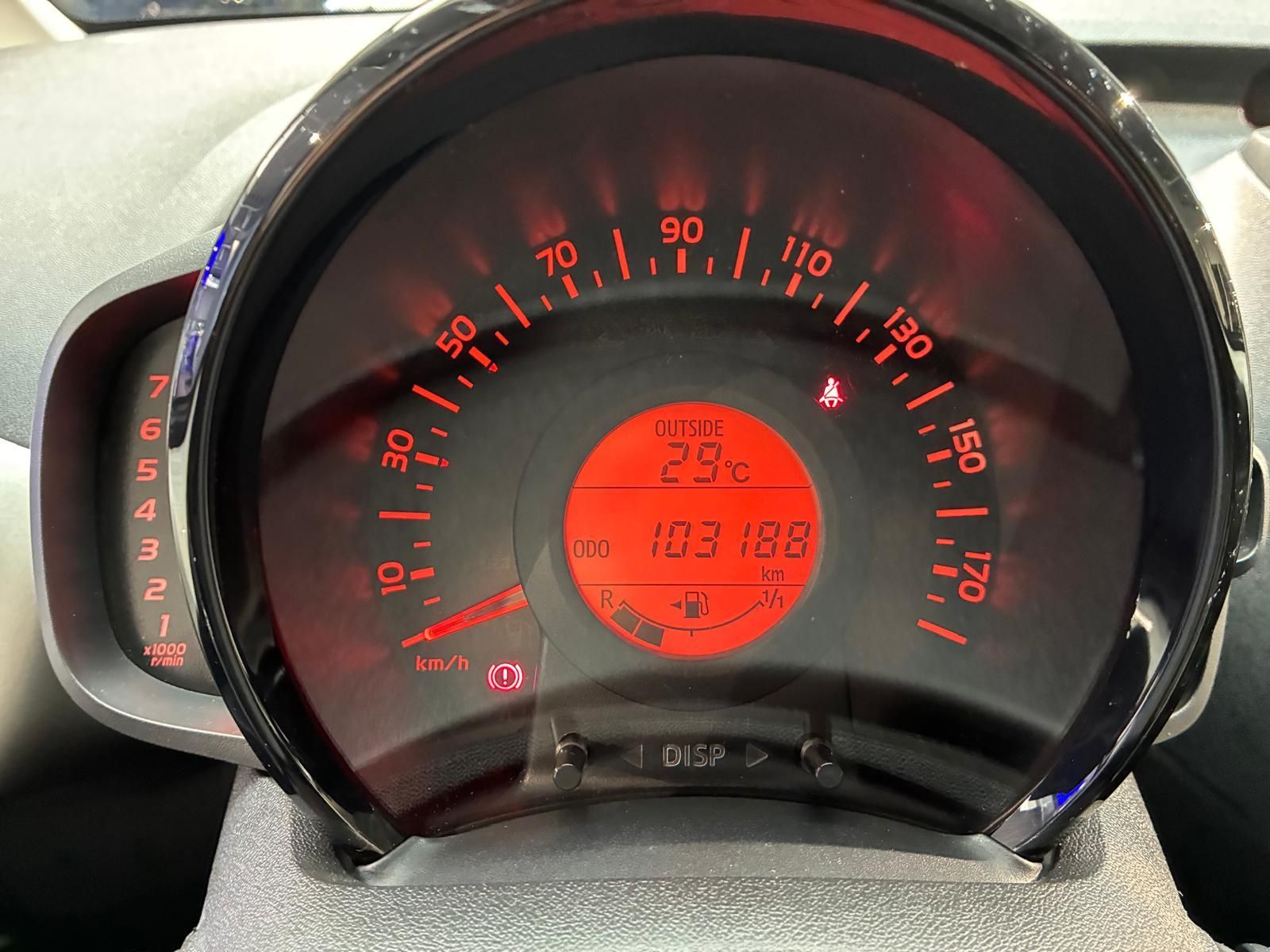 Citroën C1 met kenteken SH-392-V – dashboard