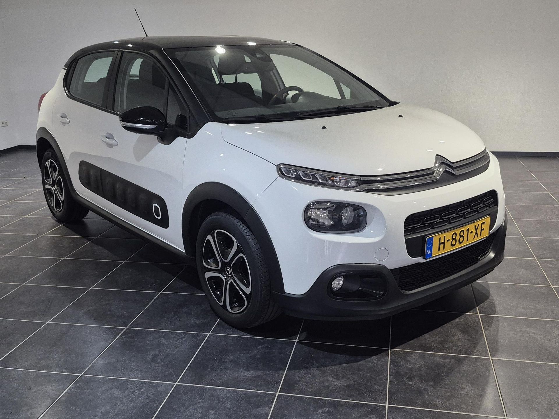 Citroën C3 met kenteken H-881-XF – dashboard
