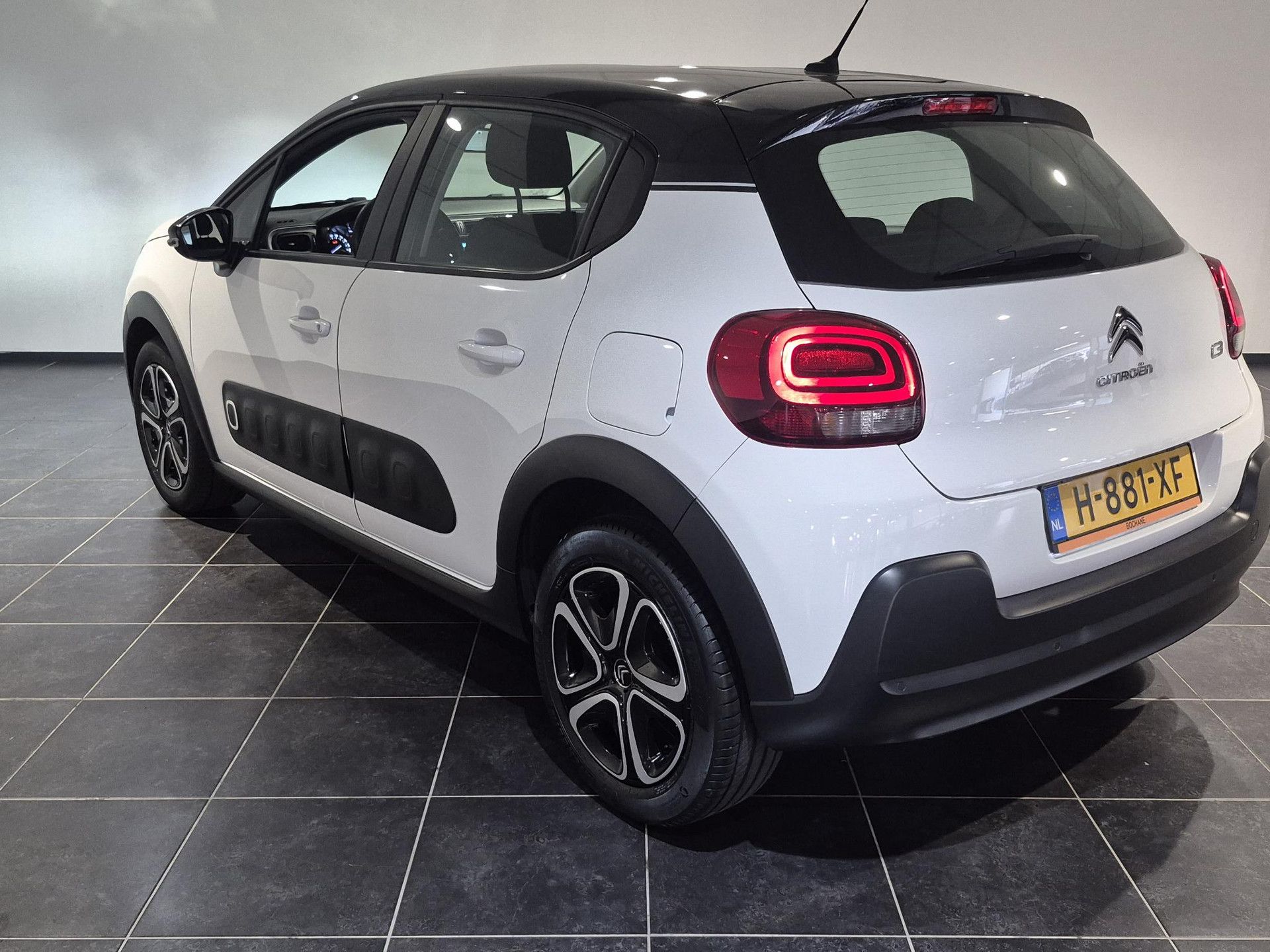 Citroën C3 met kenteken H-881-XF – detailfoto