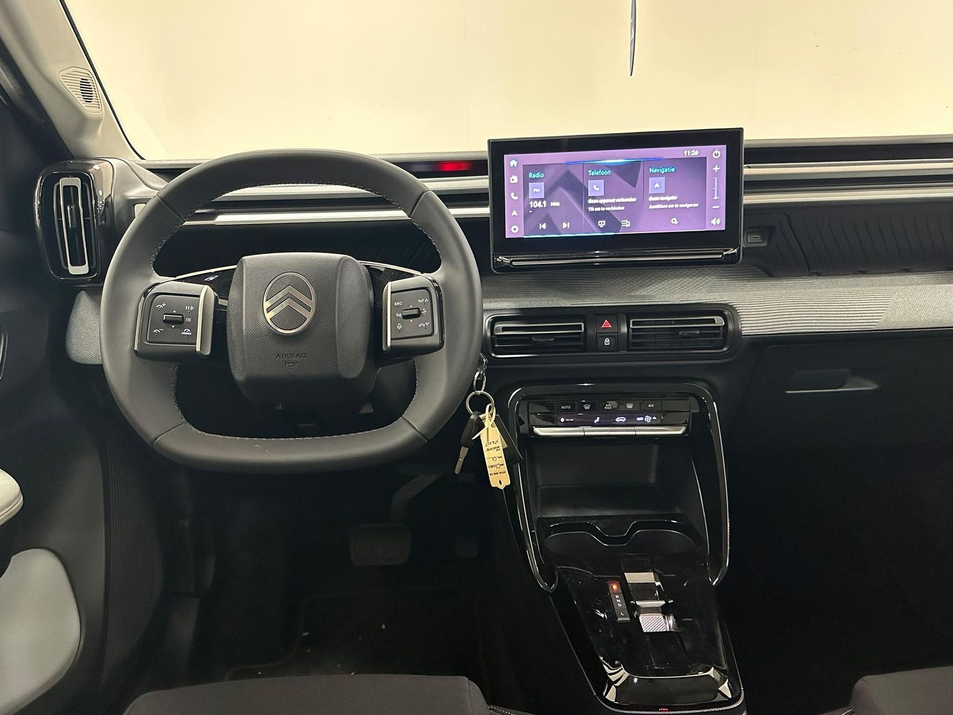 Citroën C3 met kenteken HTK-01-T – interieur