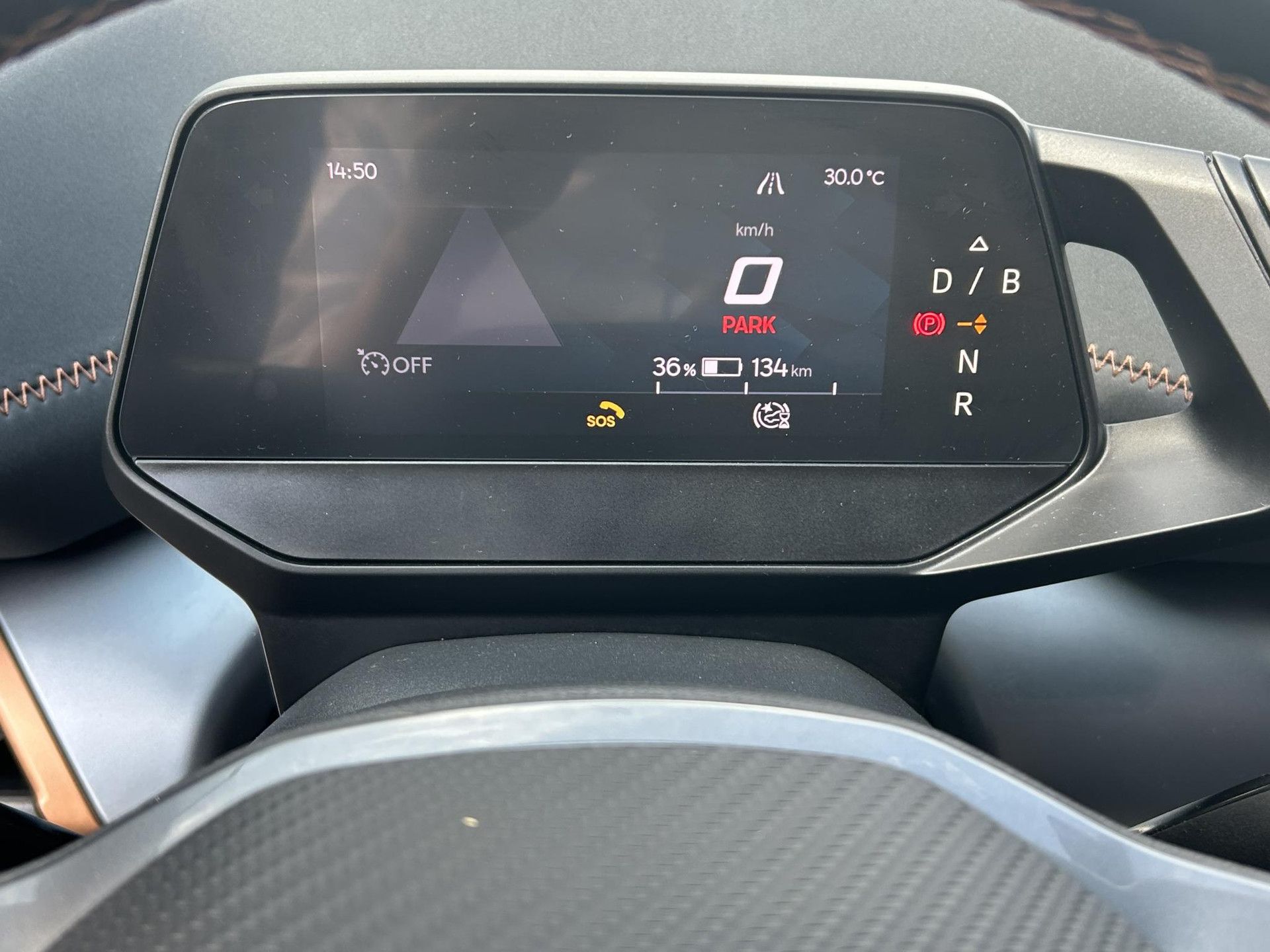 CUPRA Born met kenteken S-445-VT – dashboard