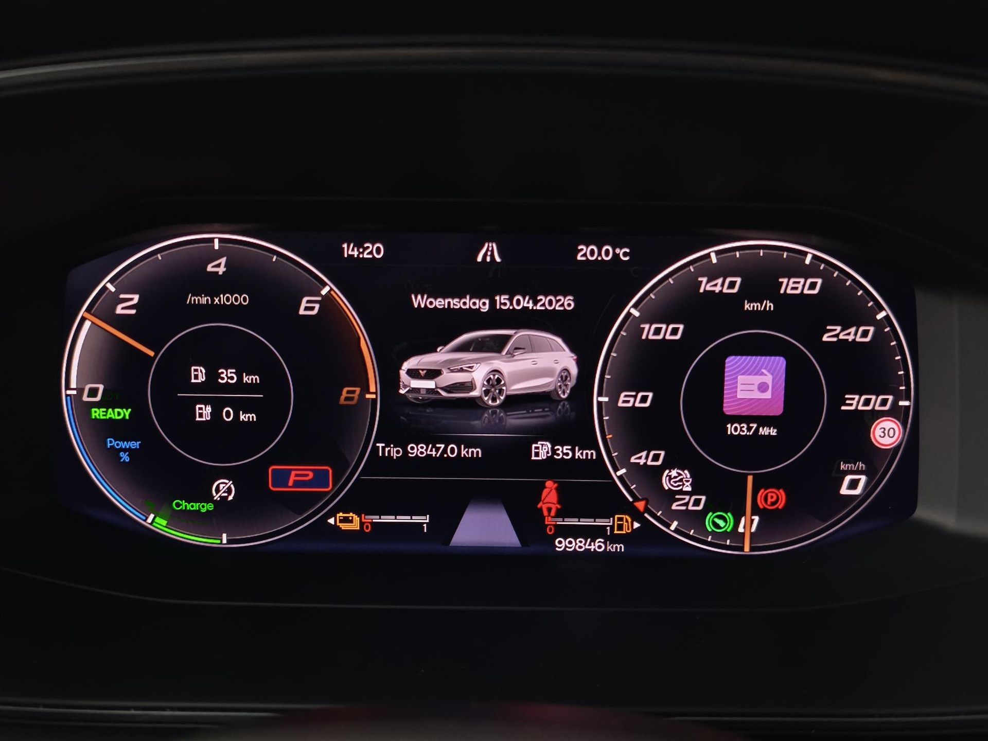 CUPRA LeonSportstourer met kenteken KBT-38-G – dashboard