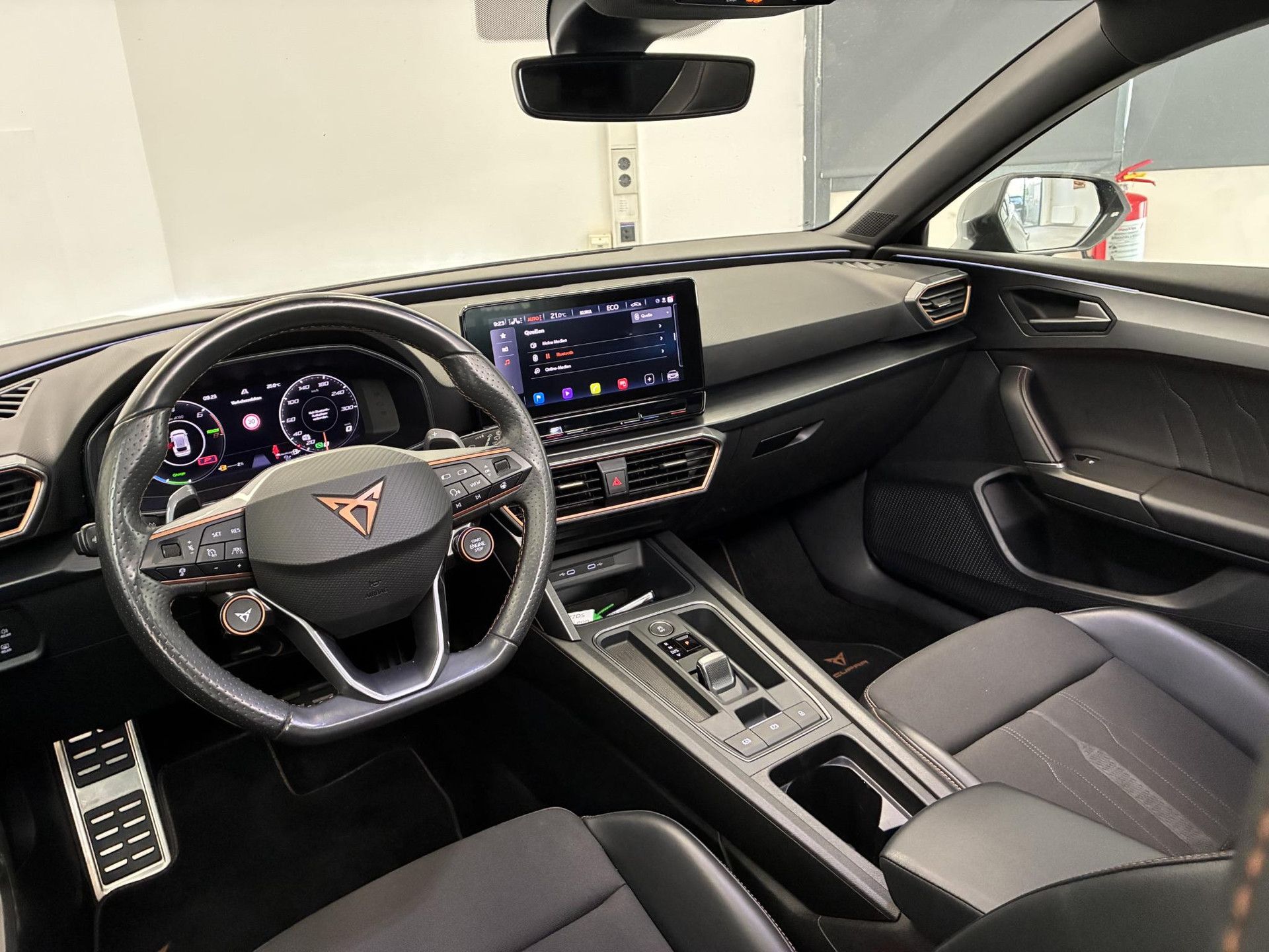 CUPRA LeonSportstourer met kenteken R-677-DS – interieur