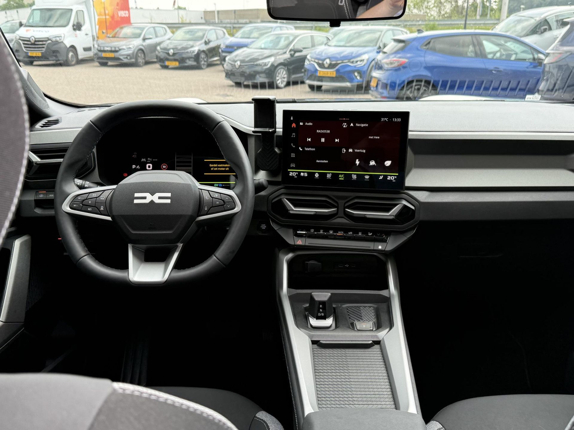 Dacia Bigster met kenteken JVL-38-Z – interieur